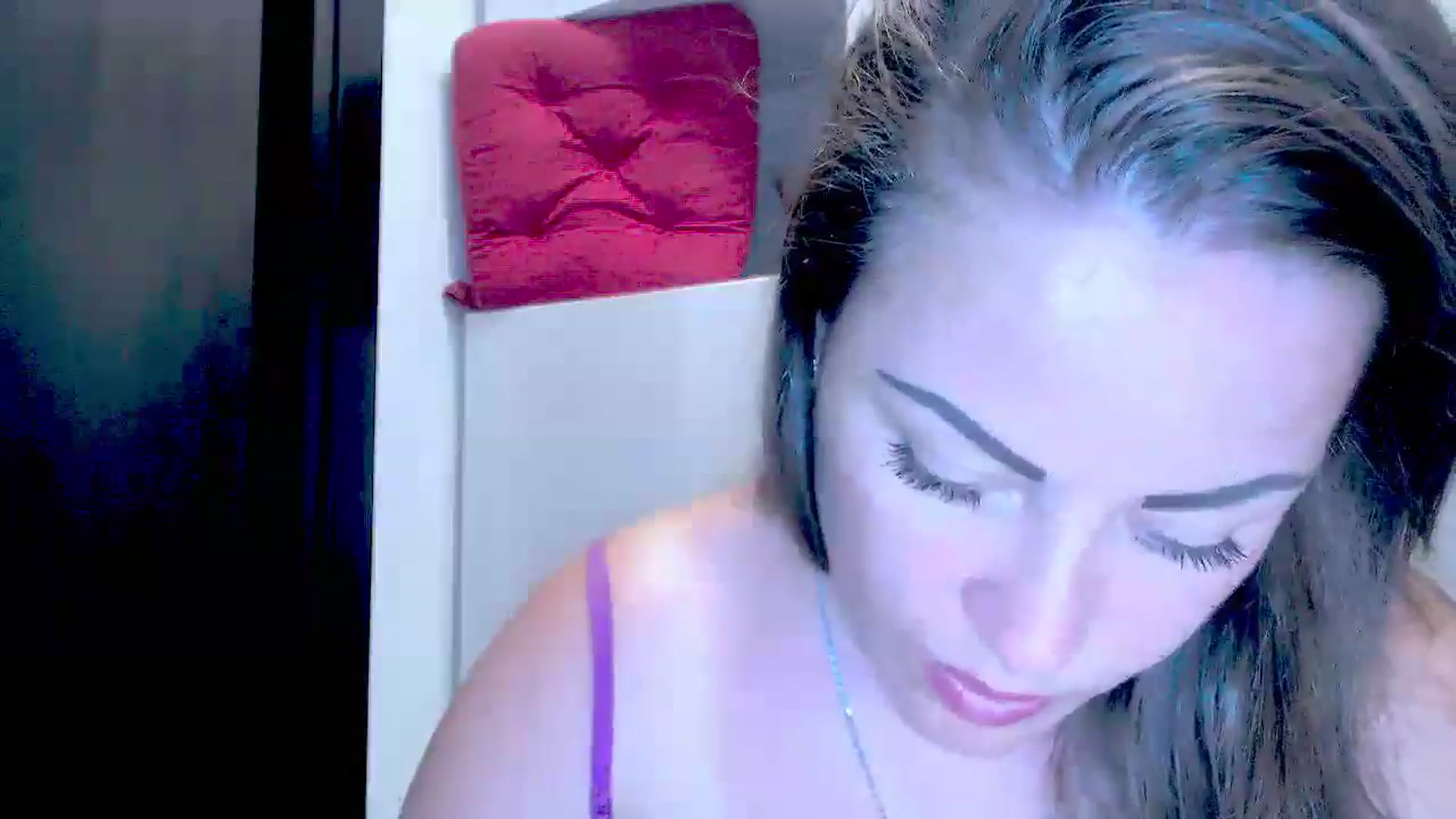 Gallery image thumbnail from Mrsfoxy's myfreecams stream on, 08/18/2025, 15:29 image 14 of 20