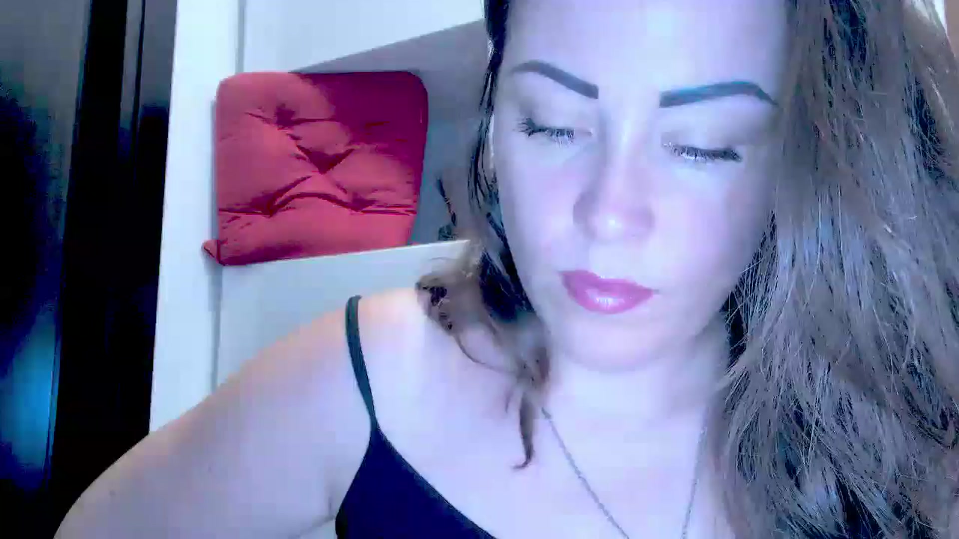 Gallery image thumbnail from Mrsfoxy's myfreecams stream on, 08/20/2025, 13:37 image 4 of 20