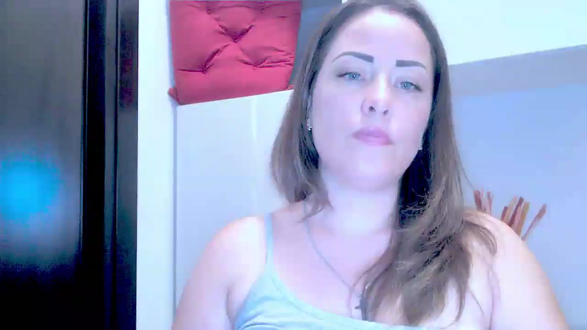 Gallery image thumbnail from Mrsfoxy's myfreecams stream on, 08/22/2025, 15:21 image 11 of 20