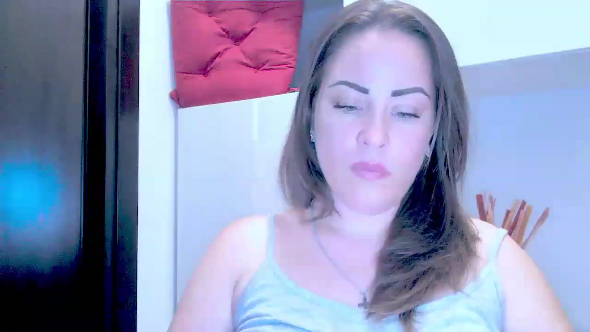 Gallery image thumbnail from Mrsfoxy's myfreecams stream on, 08/22/2025, 15:21 image 14 of 20