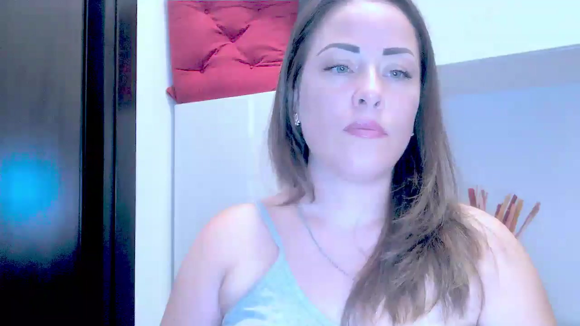 Gallery image thumbnail from Mrsfoxy's myfreecams stream on, 08/22/2025, 15:21 image 5 of 20