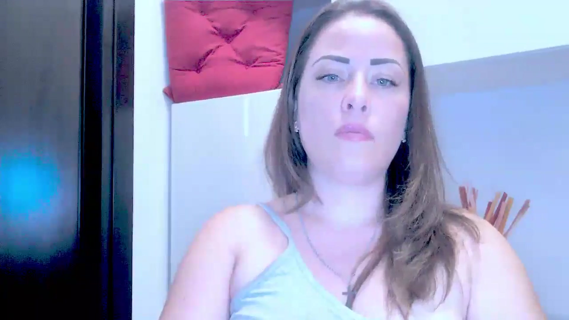 Gallery image thumbnail from Mrsfoxy's myfreecams stream on, 08/22/2025, 15:21 image 9 of 20