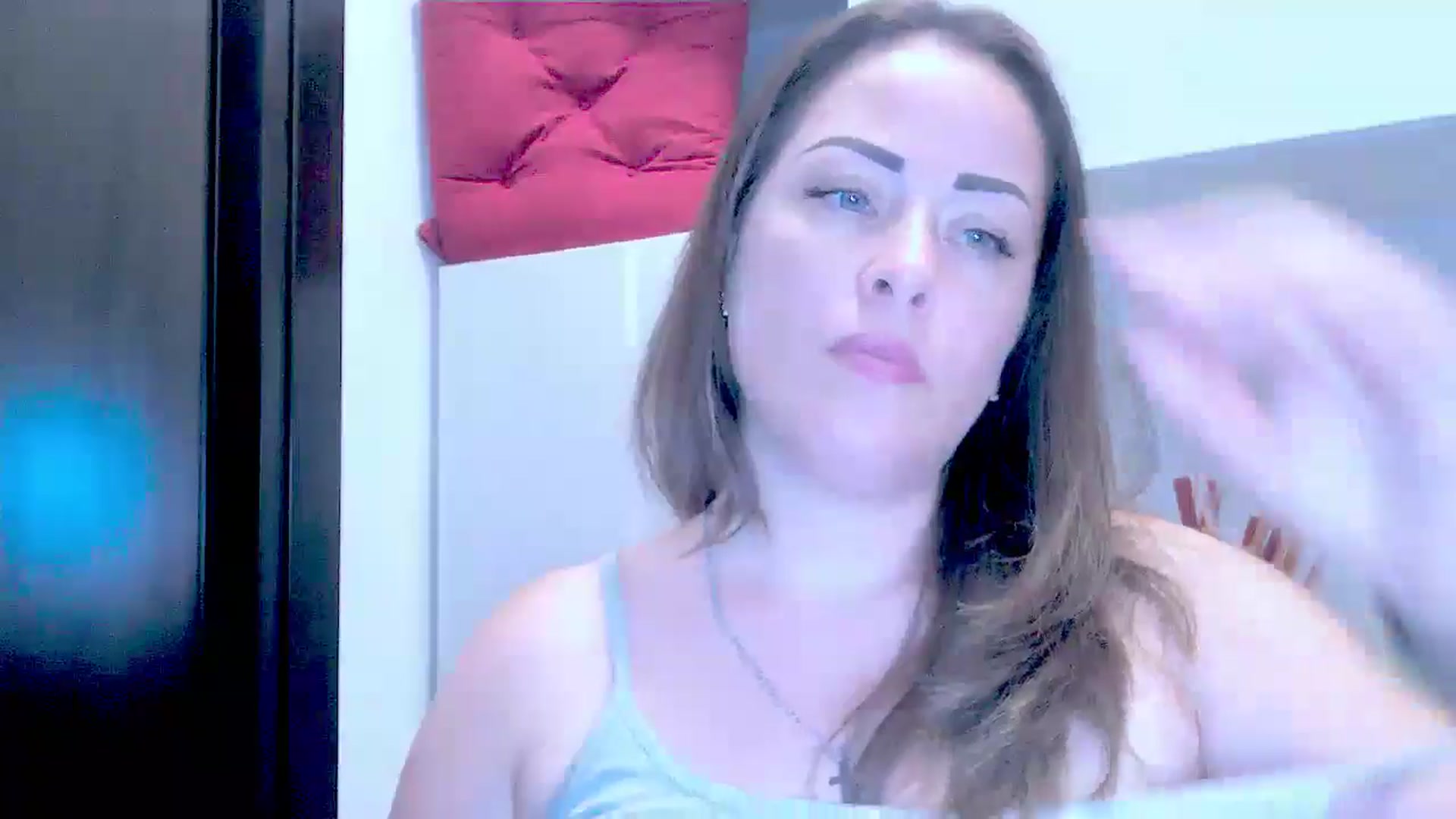 Gallery image thumbnail from Mrsfoxy's myfreecams stream on, 08/22/2025, 15:21 image 13 of 20