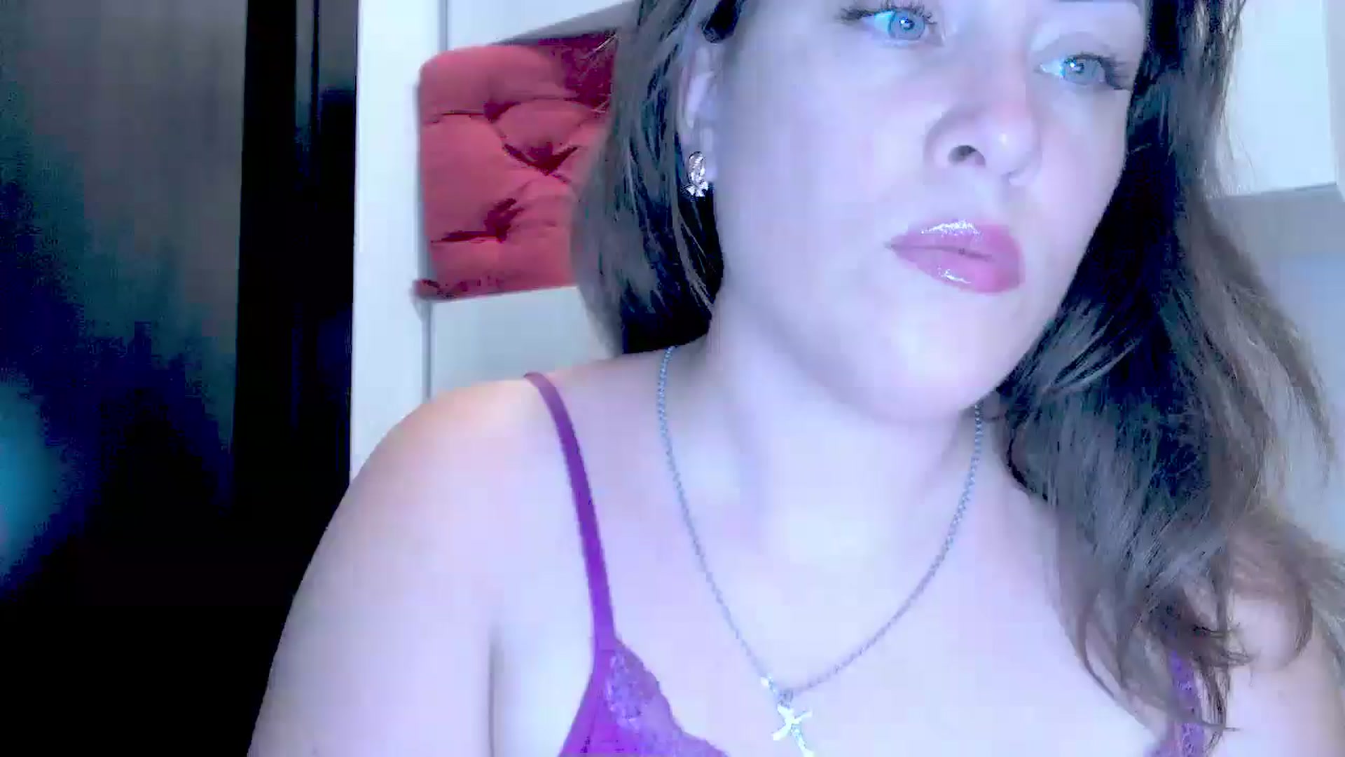 Gallery image thumbnail from Mrsfoxy's myfreecams stream on, 08/27/2025, 14:54 image 10 of 20