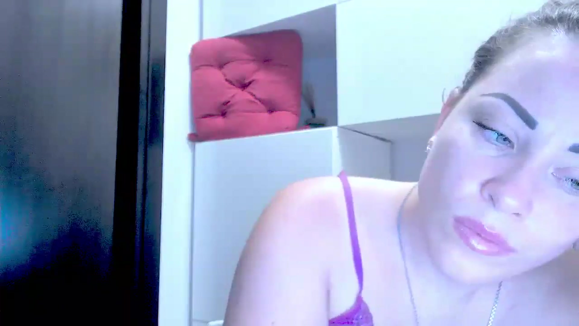 Gallery image thumbnail from Mrsfoxy's myfreecams stream on, 08/27/2025, 15:42 image 3 of 20