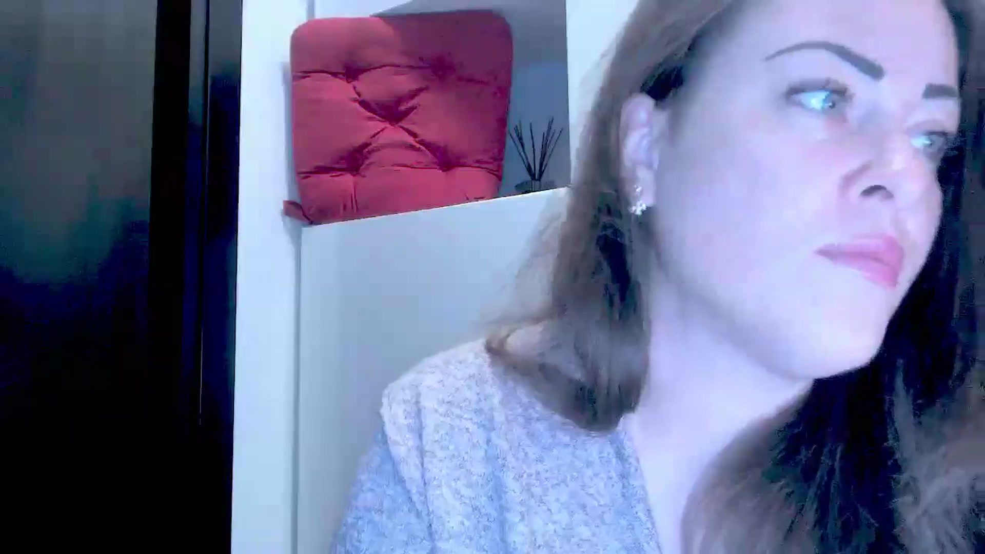Gallery image thumbnail from Mrsfoxy's myfreecams stream on, 09/01/2025, 14:16 image 14 of 20