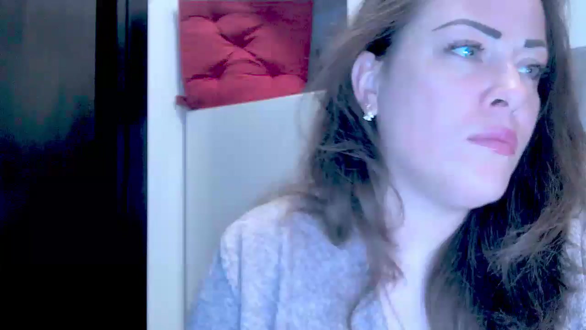 Gallery image thumbnail from Mrsfoxy's myfreecams stream on, 09/01/2025, 14:16 image 18 of 20