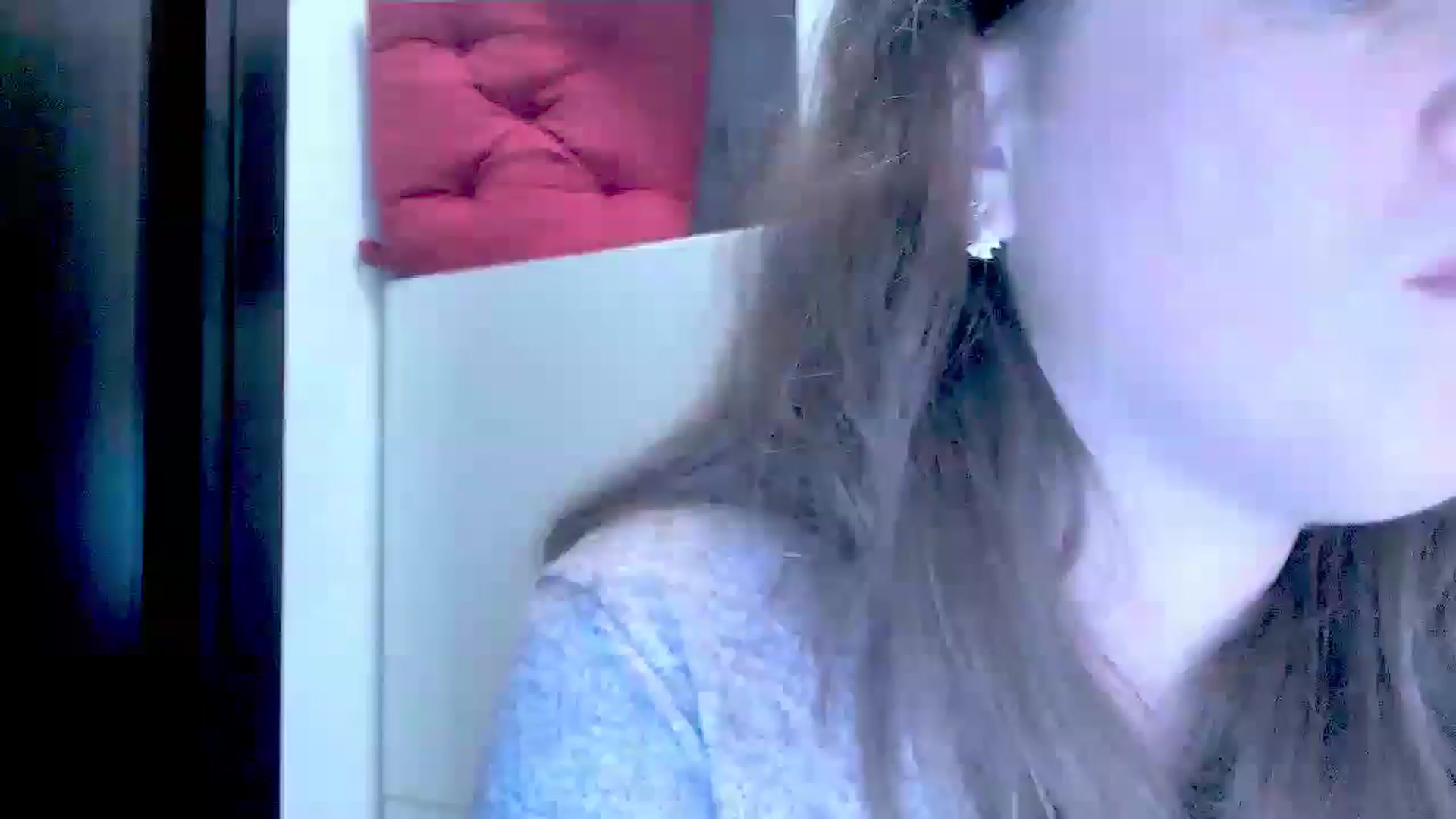 Gallery image thumbnail from Mrsfoxy's myfreecams stream on, 09/01/2025, 15:30 image 3 of 20