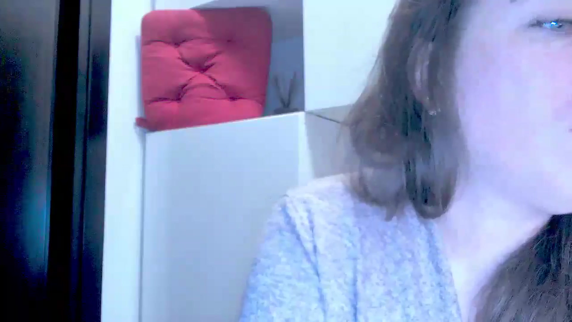 Gallery image thumbnail from Mrsfoxy's myfreecams stream on, 09/01/2025, 15:30 image 12 of 20