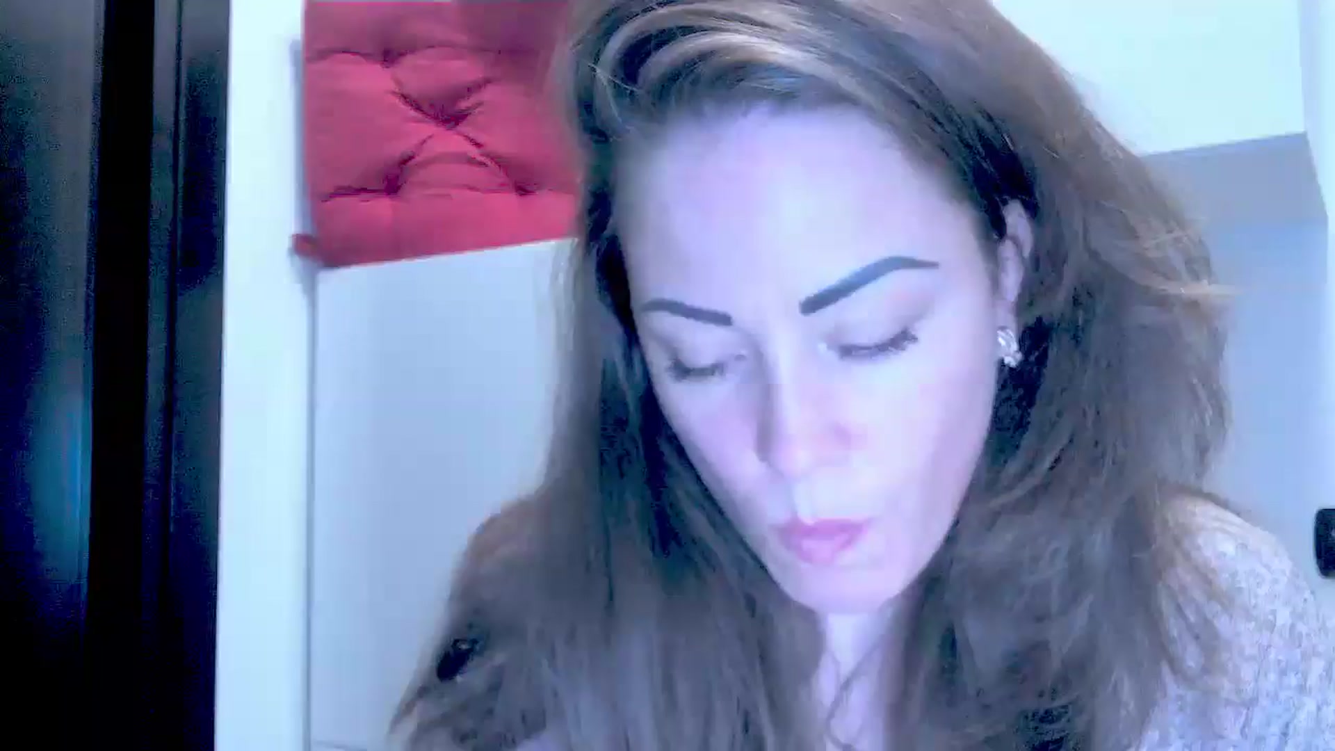 Gallery image thumbnail from Mrsfoxy's myfreecams stream on, 09/01/2025, 15:30 image 19 of 20