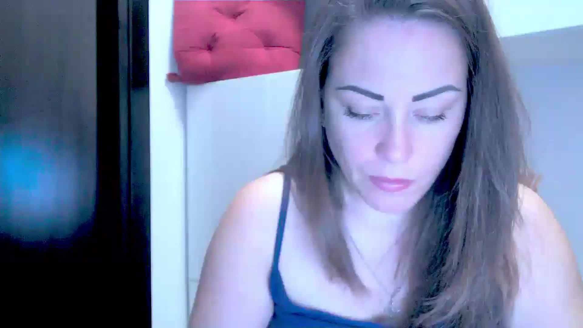 Gallery image thumbnail from Mrsfoxy's myfreecams stream on, 09/05/2025, 14:43 image 11 of 20