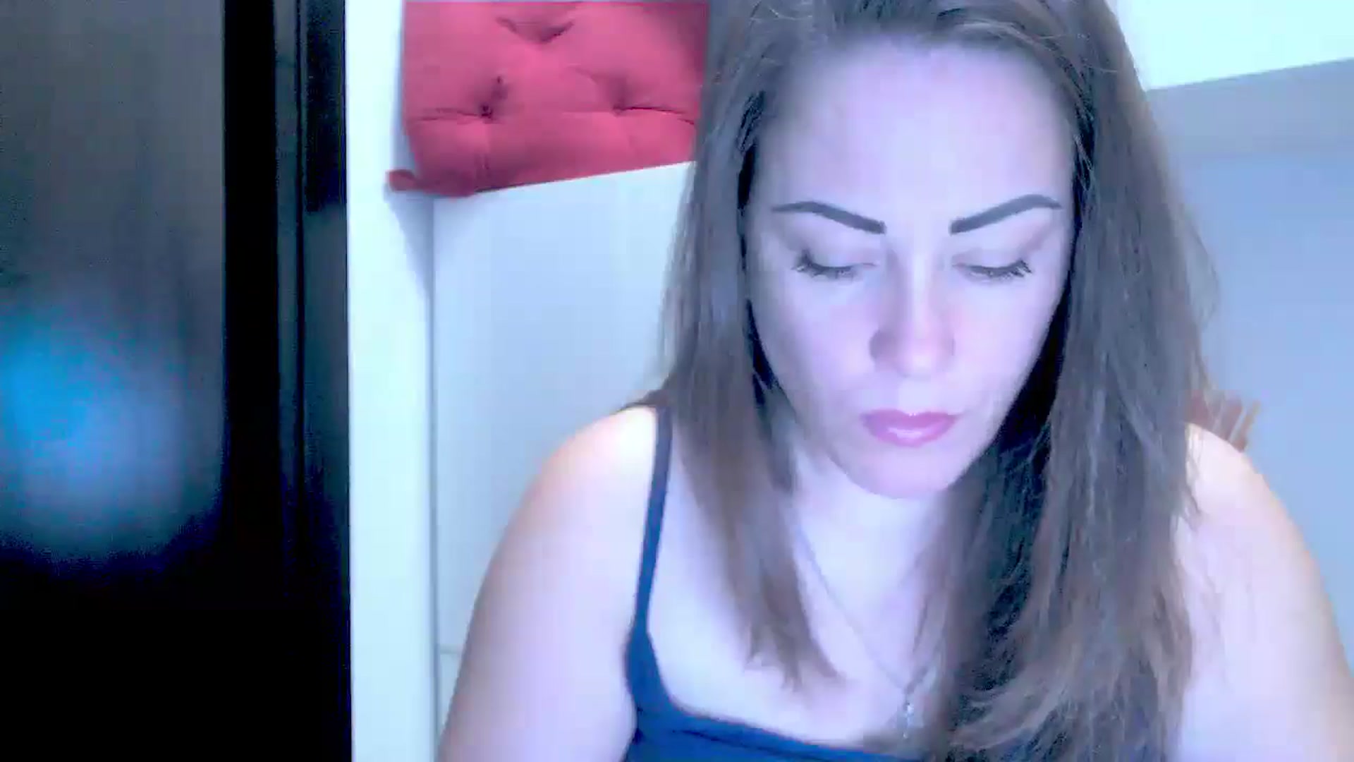 Gallery image thumbnail from Mrsfoxy's myfreecams stream on, 09/05/2025, 14:43 image 13 of 20