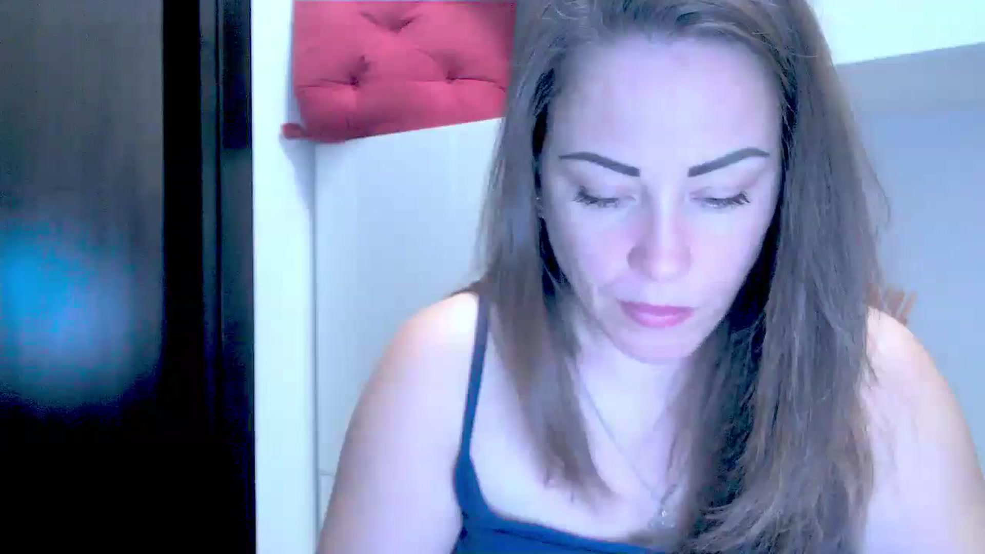 Gallery image thumbnail from Mrsfoxy's myfreecams stream on, 09/05/2025, 14:43 image 12 of 20