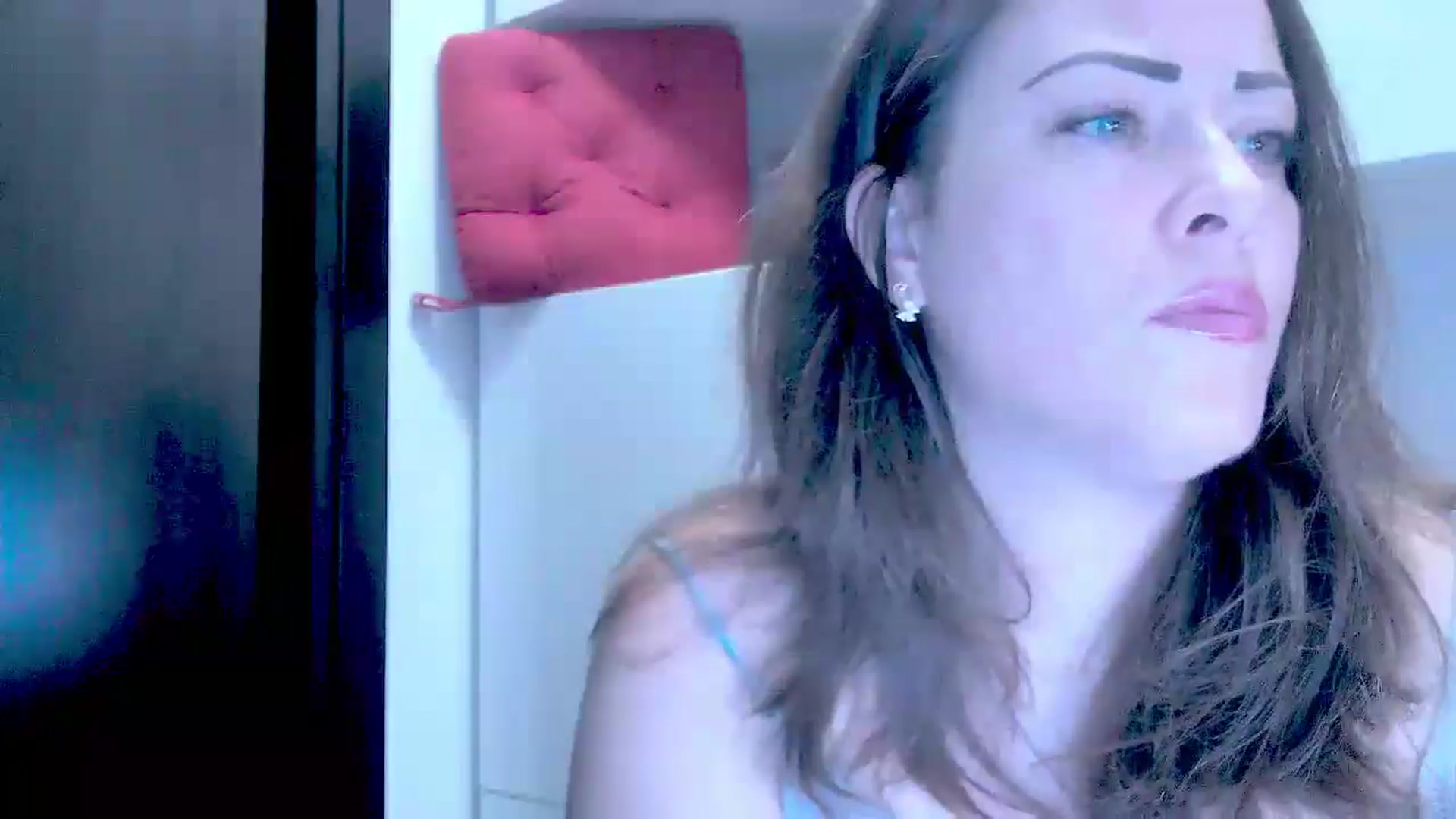 Gallery image thumbnail from Mrsfoxy's myfreecams stream on, 09/15/2025, 15:51 image 4 of 20