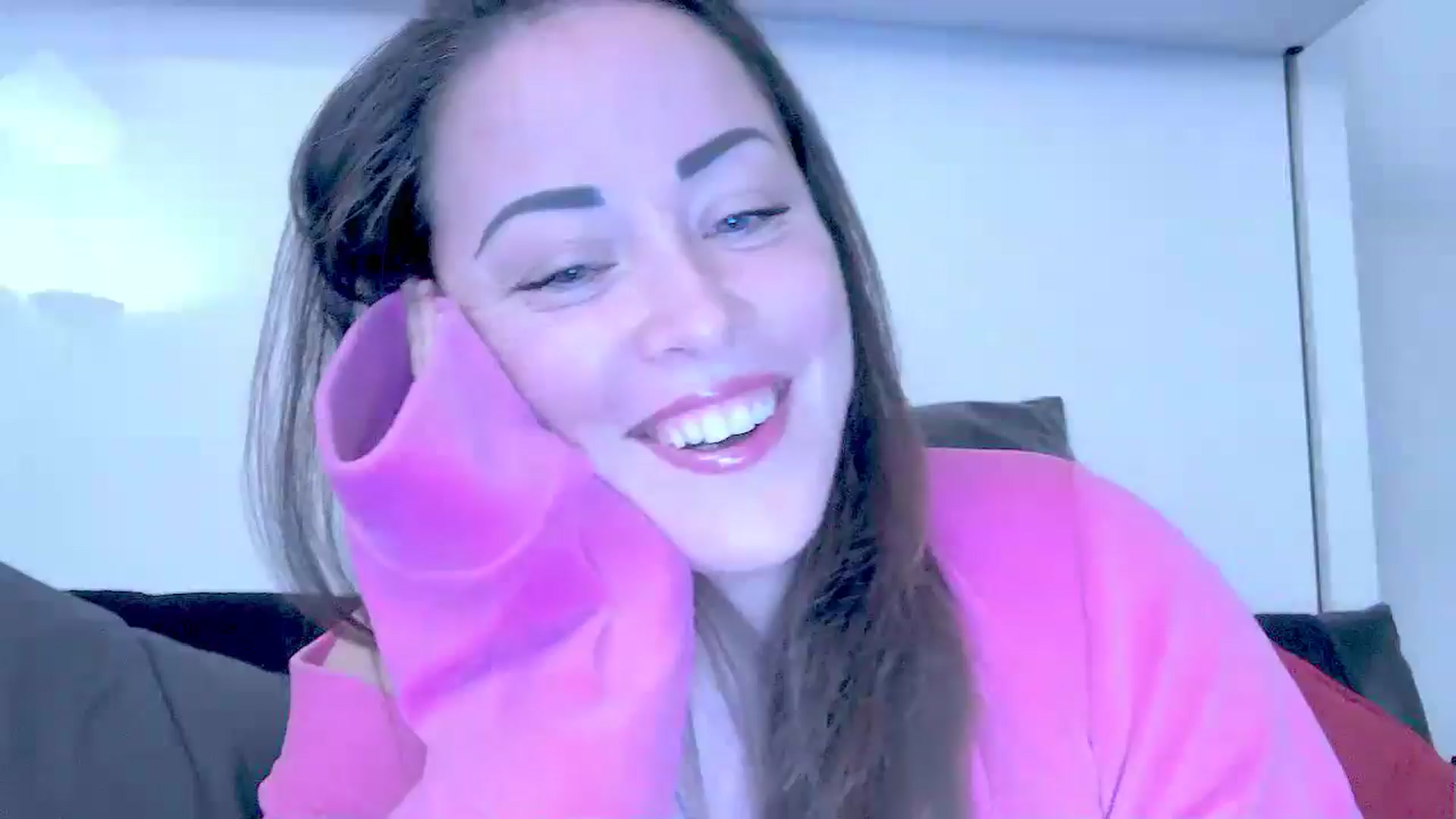 Gallery image thumbnail from Mrsfoxy's myfreecams stream on, 09/16/2025, 13:25 image 17 of 20