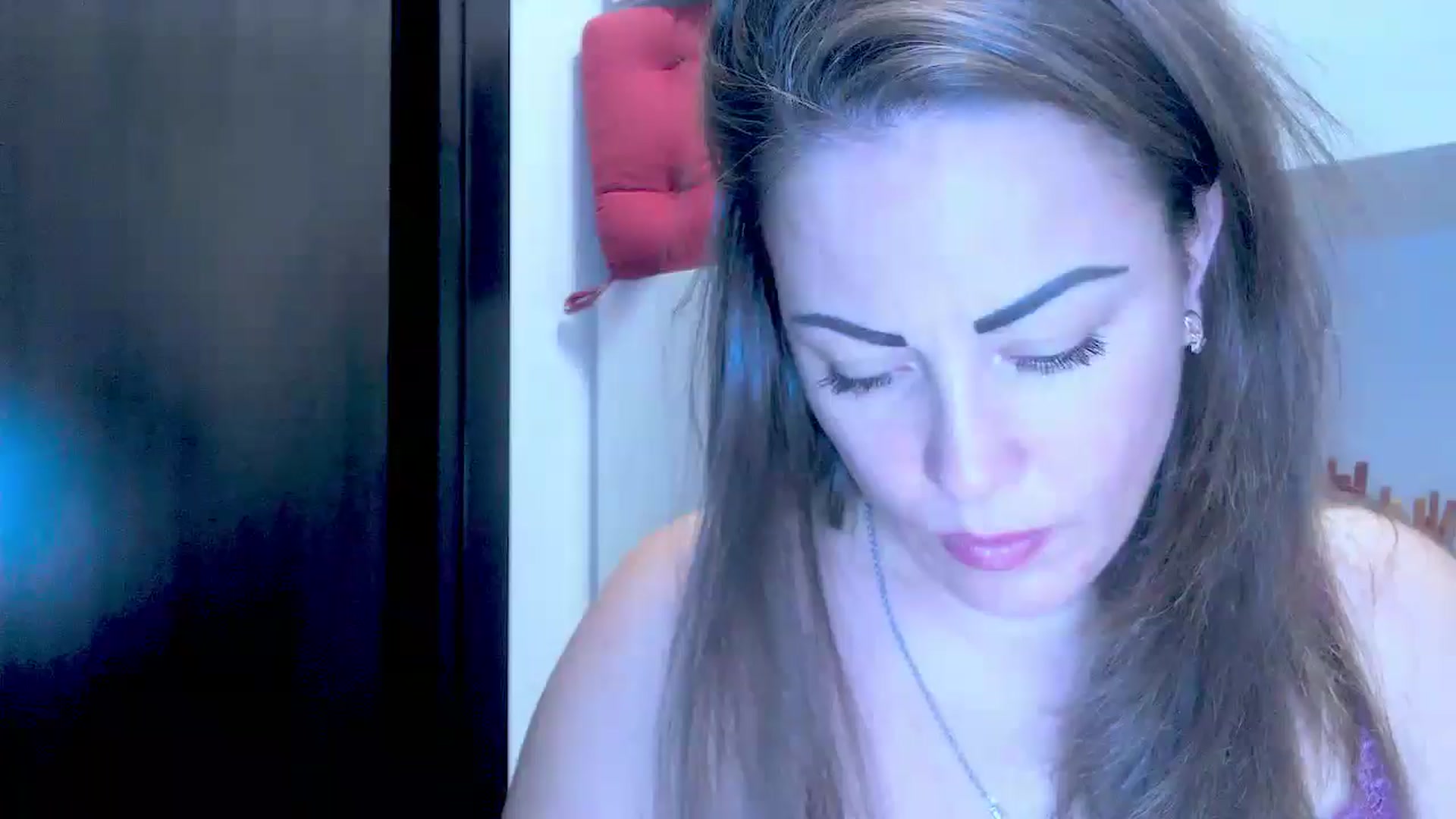 Gallery image thumbnail from Mrsfoxy's myfreecams stream on, 09/17/2025, 15:05 image 18 of 20