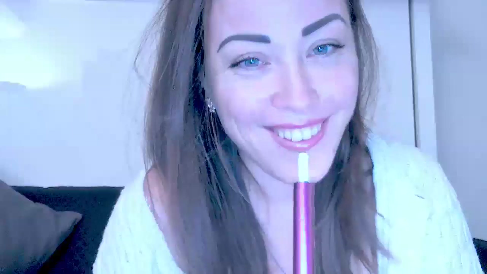 Gallery image thumbnail from Mrsfoxy's myfreecams stream on, 09/18/2025, 15:07 image 10 of 20