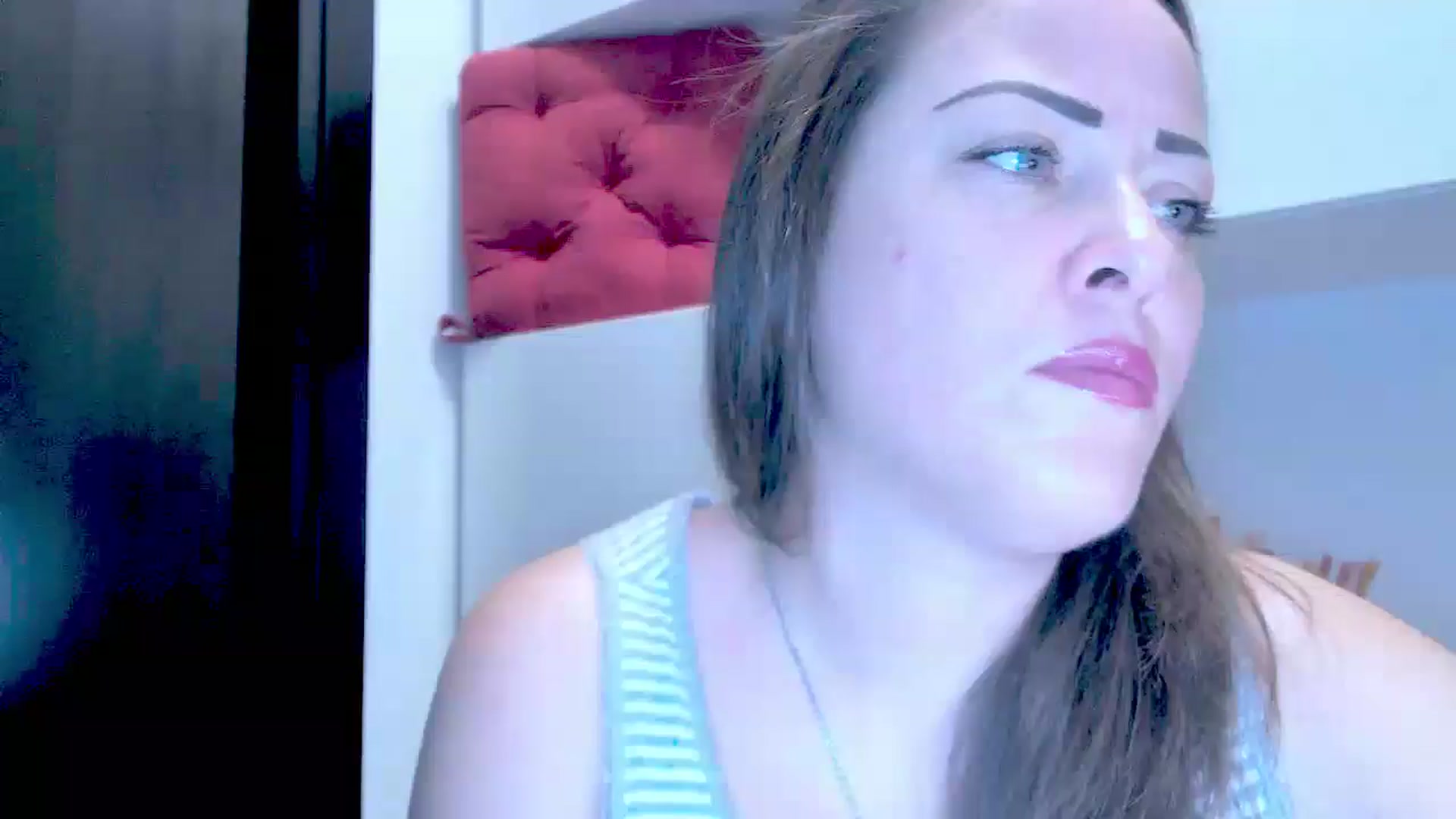 Gallery image thumbnail from Mrsfoxy's myfreecams stream on, 09/22/2025, 14:26 image 3 of 20