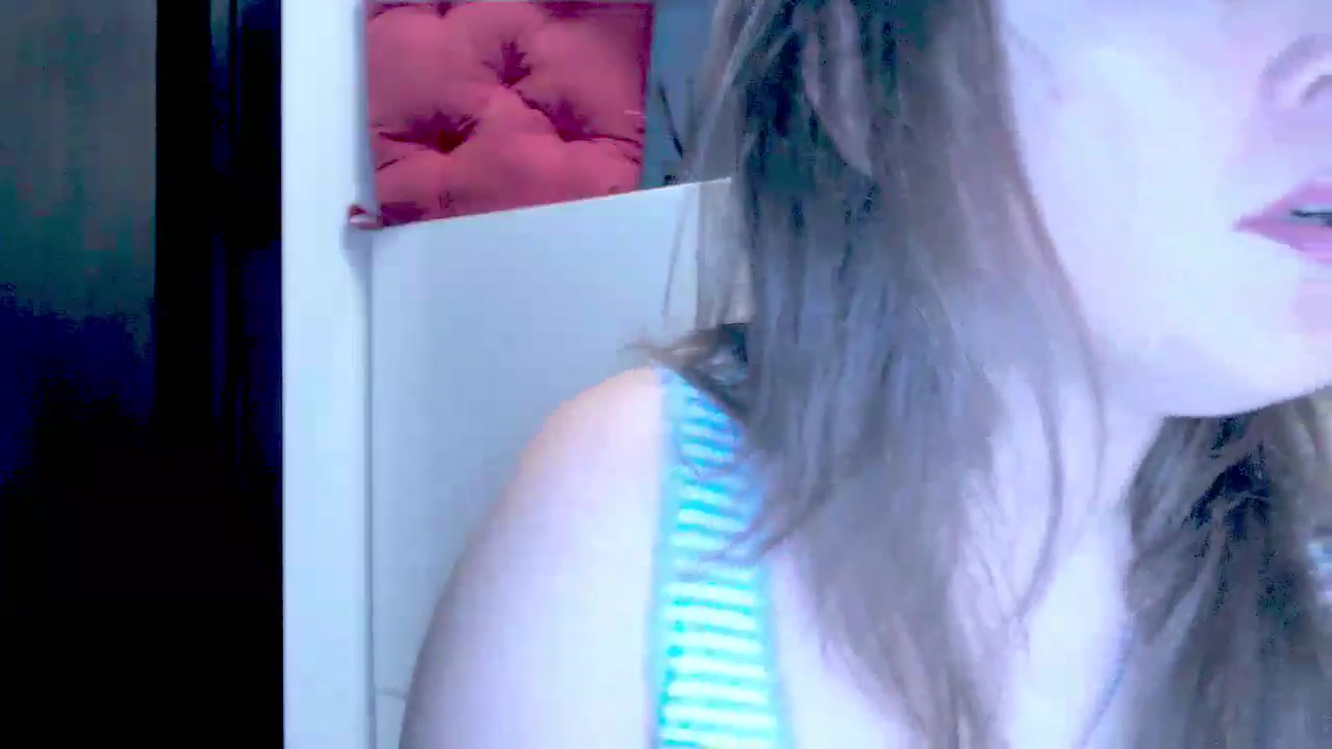 Gallery image thumbnail from Mrsfoxy's myfreecams stream on, 09/22/2025, 14:26 image 11 of 20