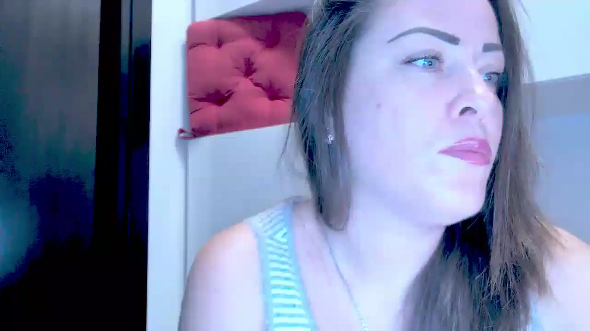 Gallery image thumbnail from Mrsfoxy's myfreecams stream on, 09/22/2025, 14:26 image 6 of 20