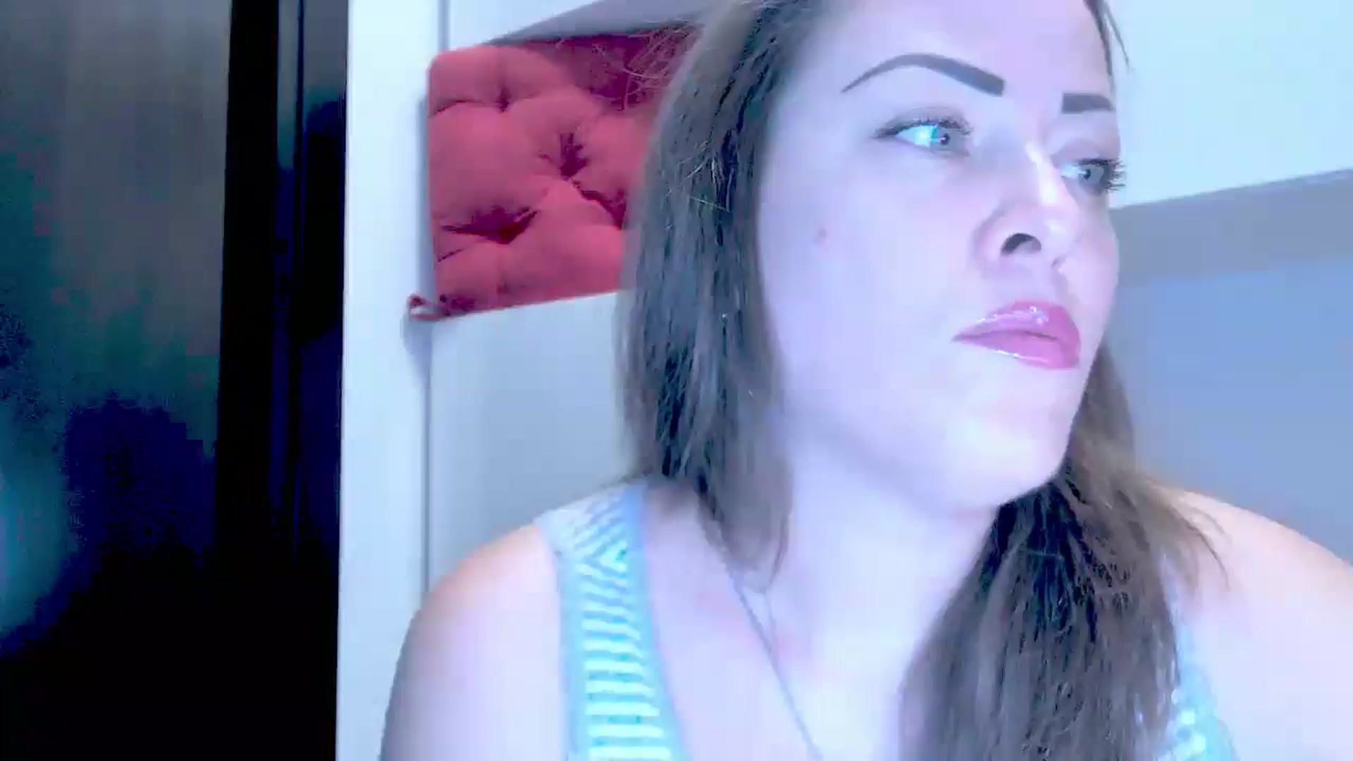 Gallery image thumbnail from Mrsfoxy's myfreecams stream on, 09/22/2025, 14:26 image 7 of 20