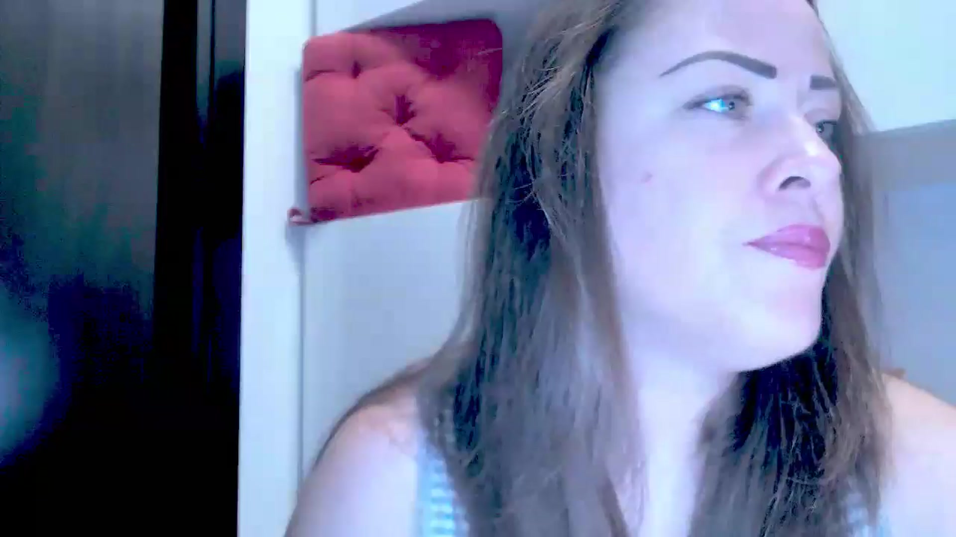 Gallery image thumbnail from Mrsfoxy's myfreecams stream on, 09/22/2025, 14:26 image 1 of 20