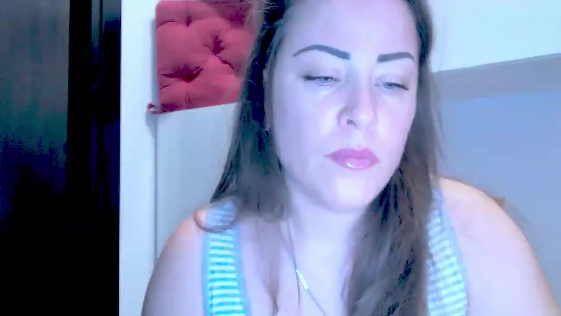 Gallery image thumbnail from Mrsfoxy's myfreecams stream on, 09/22/2025, 14:26 image 13 of 20