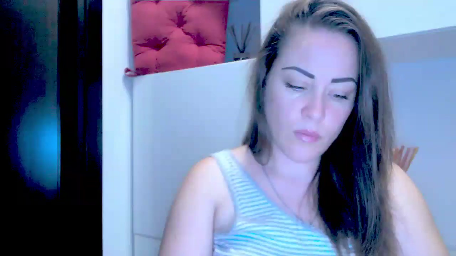 Gallery image thumbnail from Mrsfoxy's myfreecams stream on, 09/22/2025, 15:04 image 17 of 20