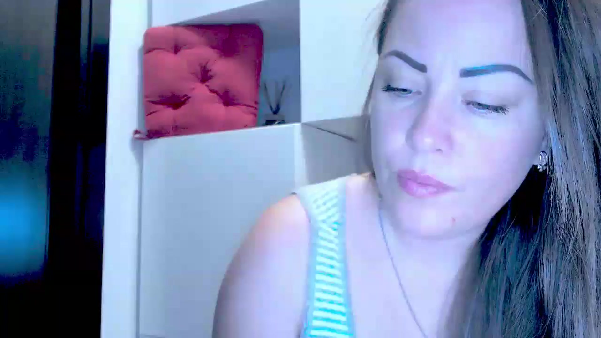 Gallery image thumbnail from Mrsfoxy's myfreecams stream on, 09/22/2025, 15:04 image 4 of 20
