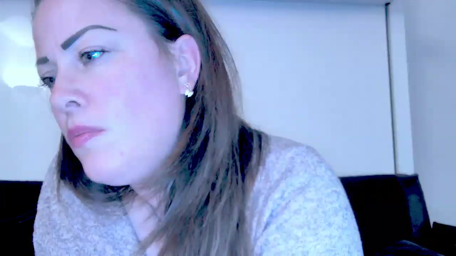 Gallery image thumbnail from Mrsfoxy's myfreecams stream on, 09/23/2025, 15:29 image 15 of 20