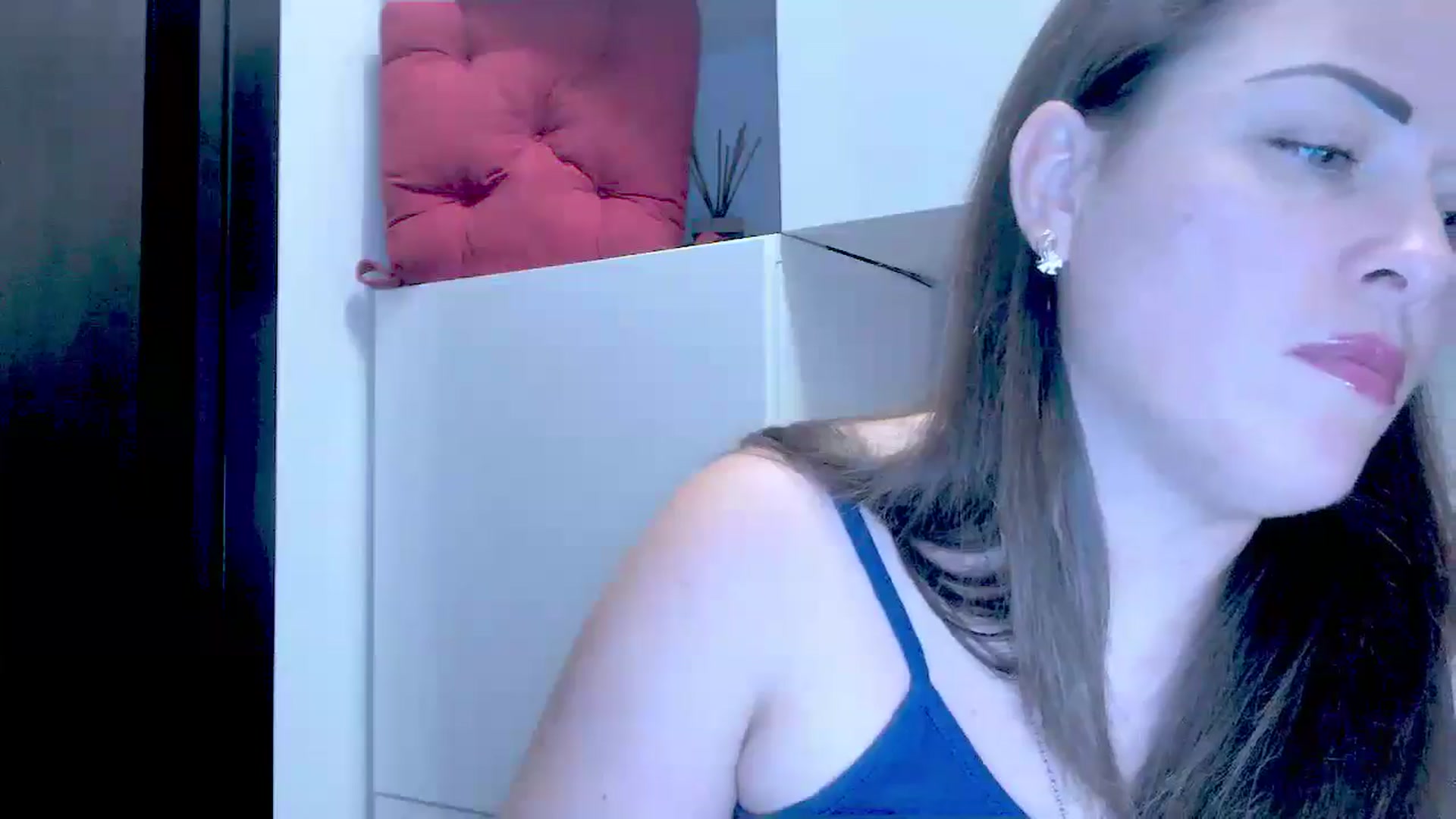 Gallery image thumbnail from Mrsfoxy's myfreecams stream on, 09/24/2025, 13:32 image 18 of 20