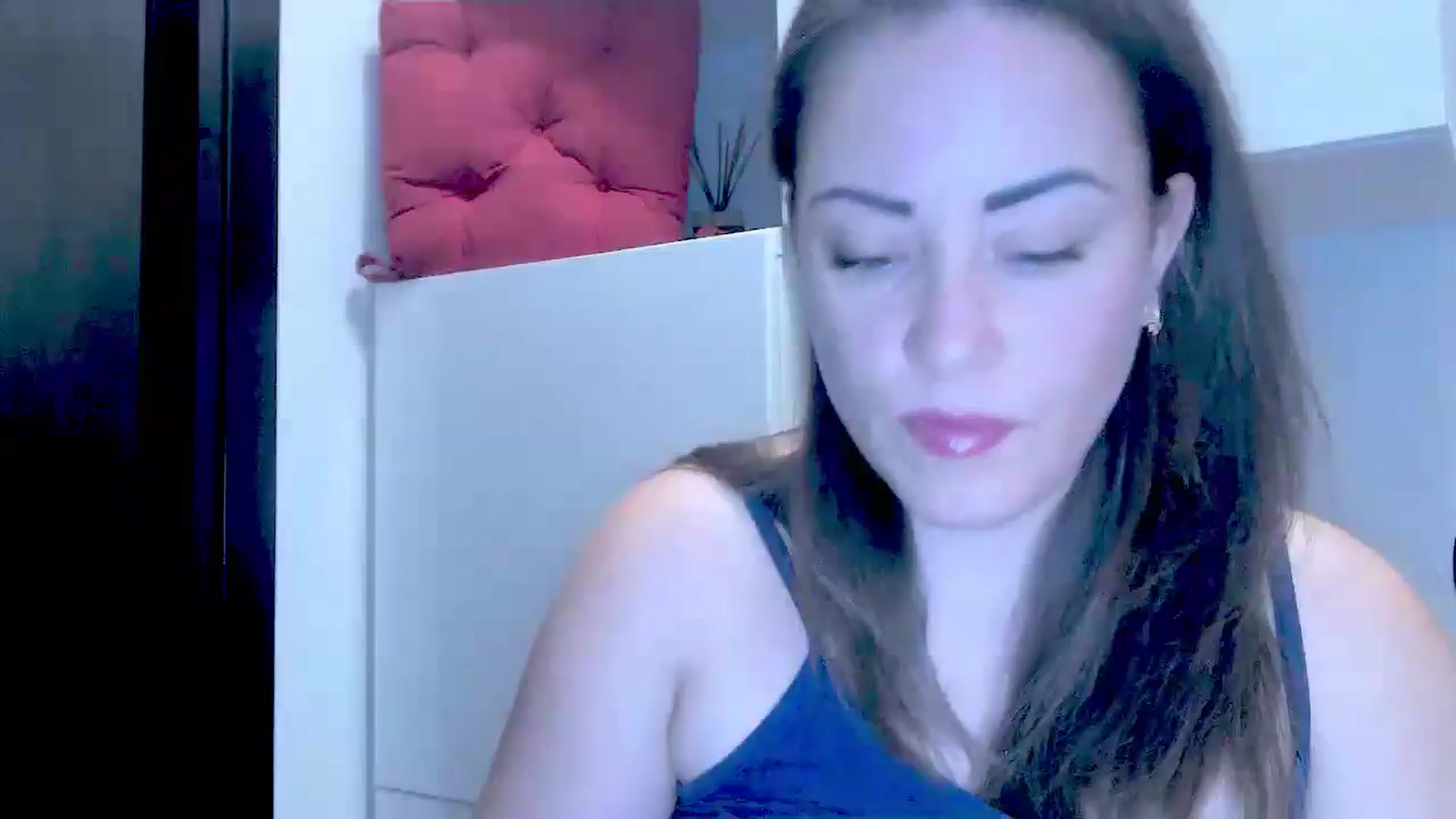 Gallery image thumbnail from Mrsfoxy's myfreecams stream on, 09/24/2025, 13:32 image 14 of 20