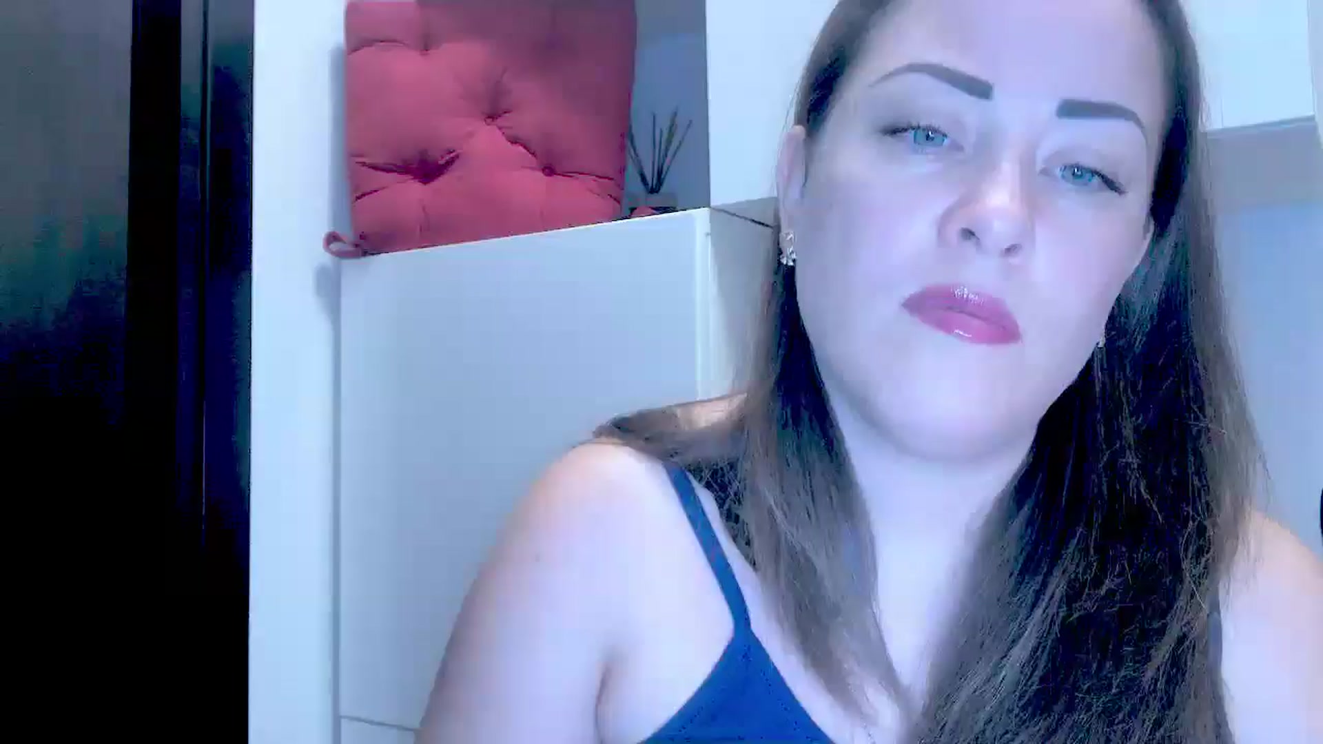 Gallery image thumbnail from Mrsfoxy's myfreecams stream on, 09/24/2025, 13:32 image 16 of 20