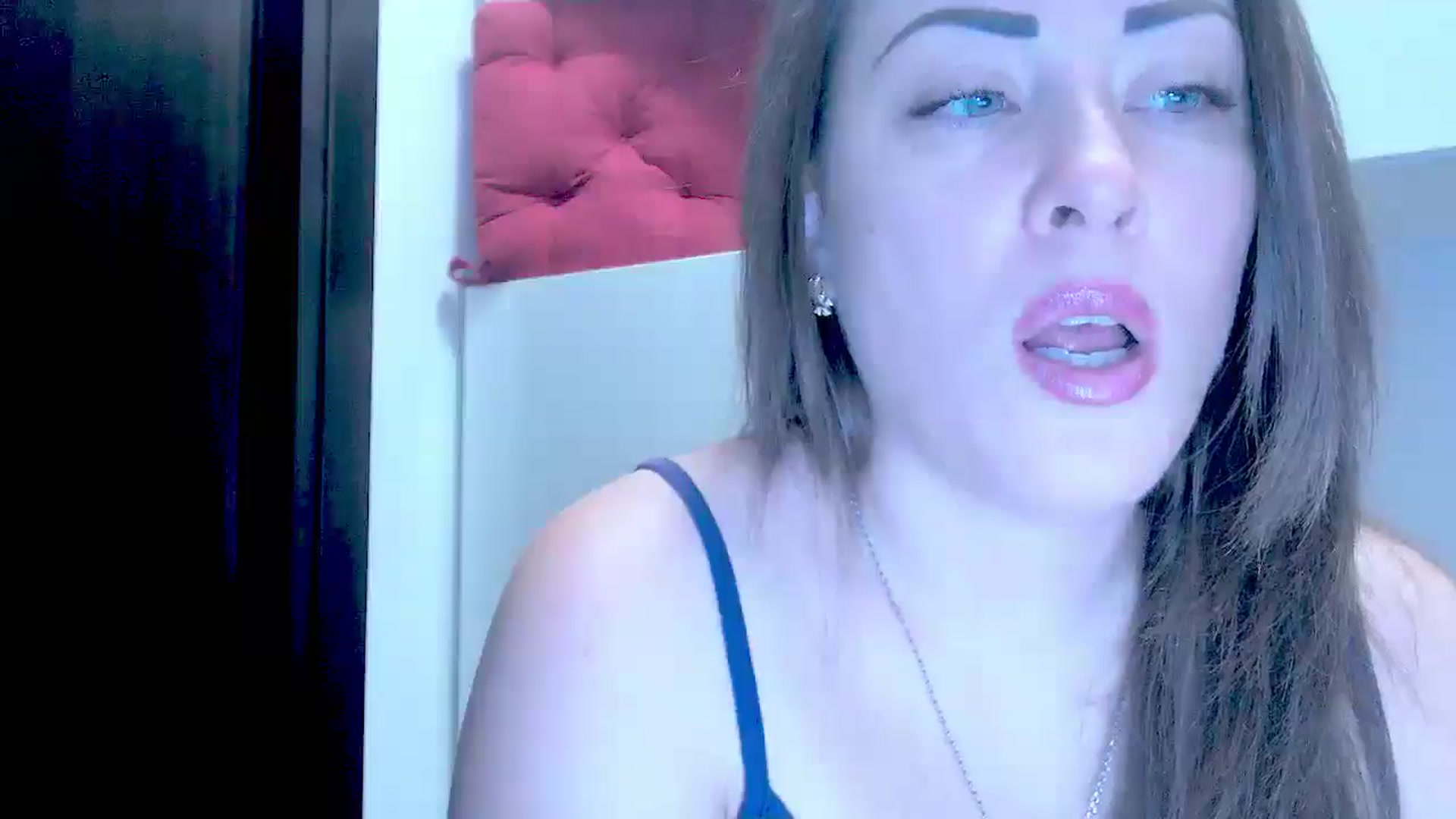 Gallery image thumbnail from Mrsfoxy's myfreecams stream on, 09/24/2025, 15:23 image 6 of 20