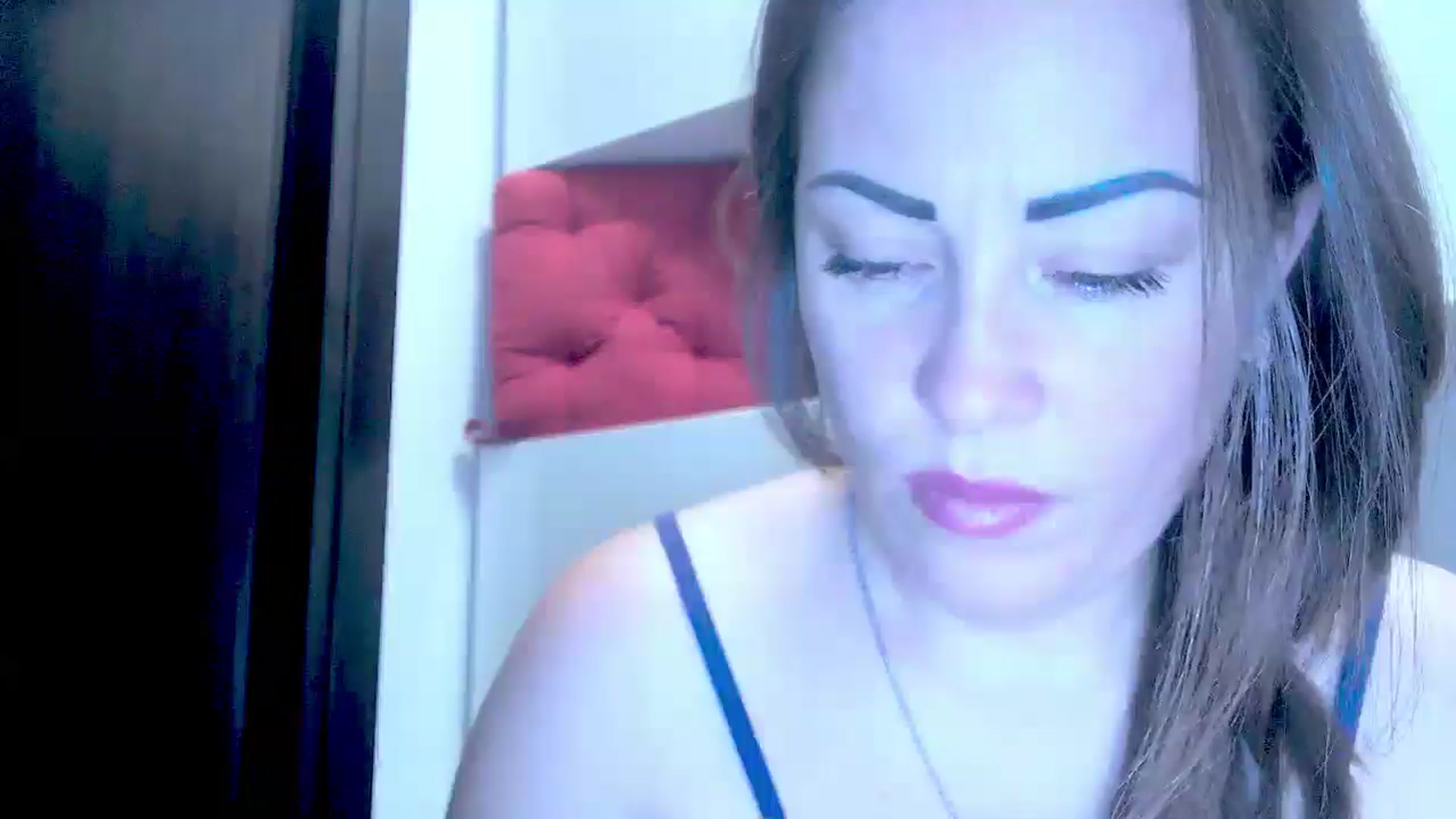 Gallery image thumbnail from Mrsfoxy's myfreecams stream on, 09/24/2025, 15:23 image 14 of 20