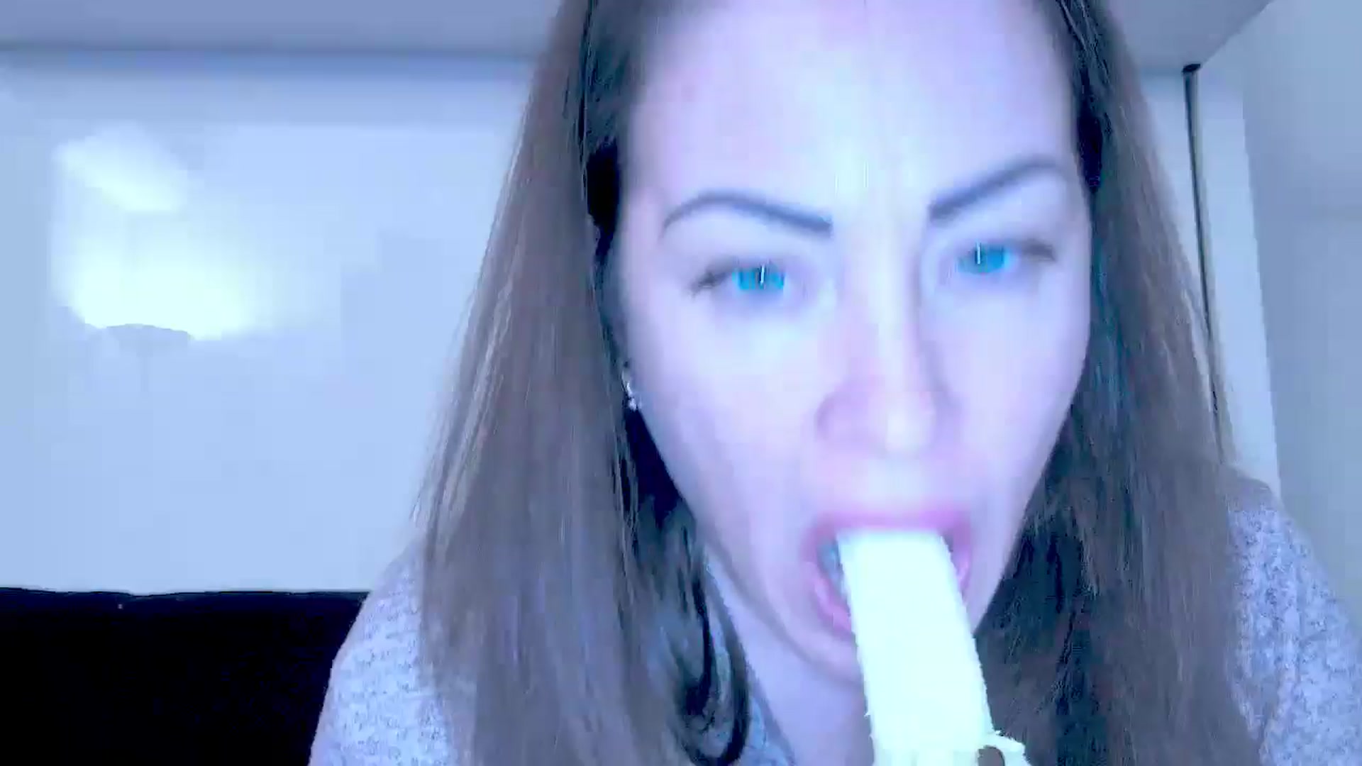 Gallery image thumbnail from Mrsfoxy's myfreecams stream on, 09/25/2025, 15:28 image 6 of 20
