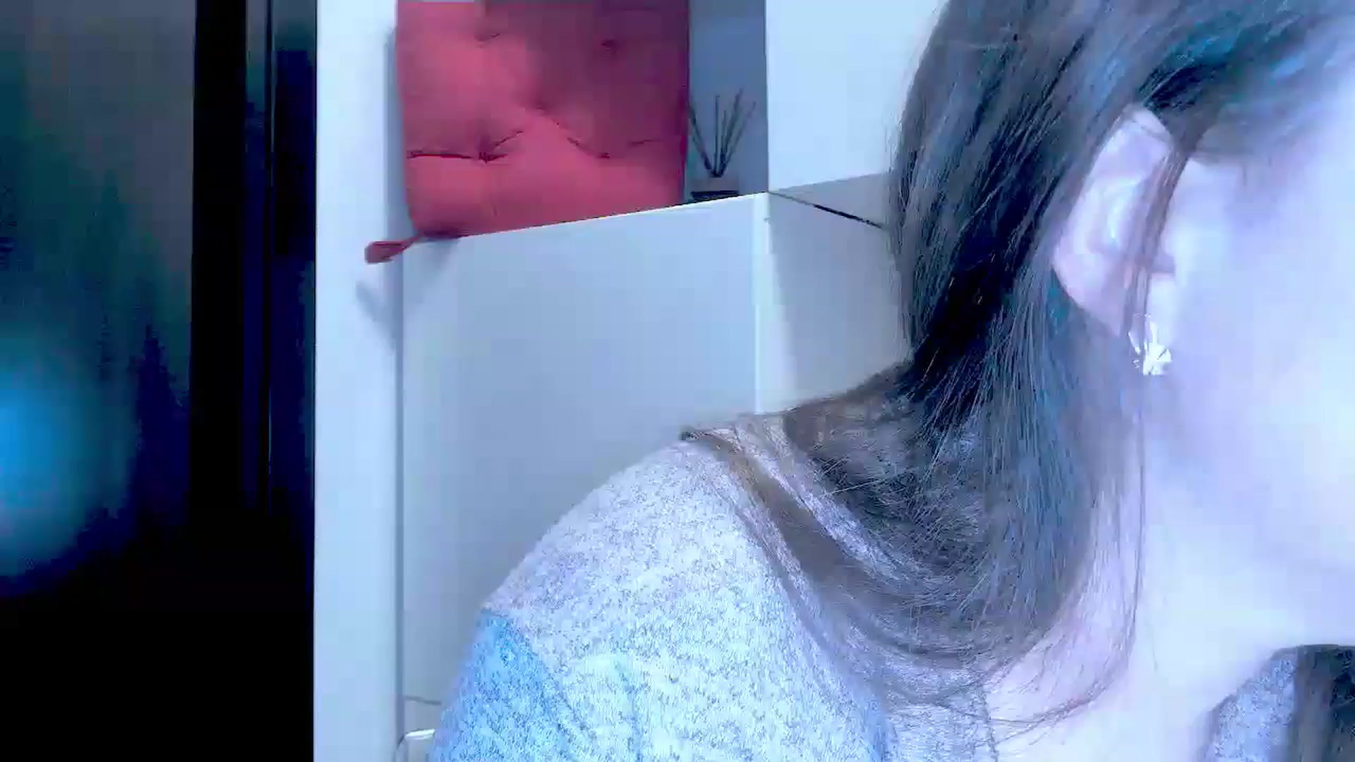 Gallery image thumbnail from Mrsfoxy's myfreecams stream on, 09/26/2025, 13:44 image 9 of 20