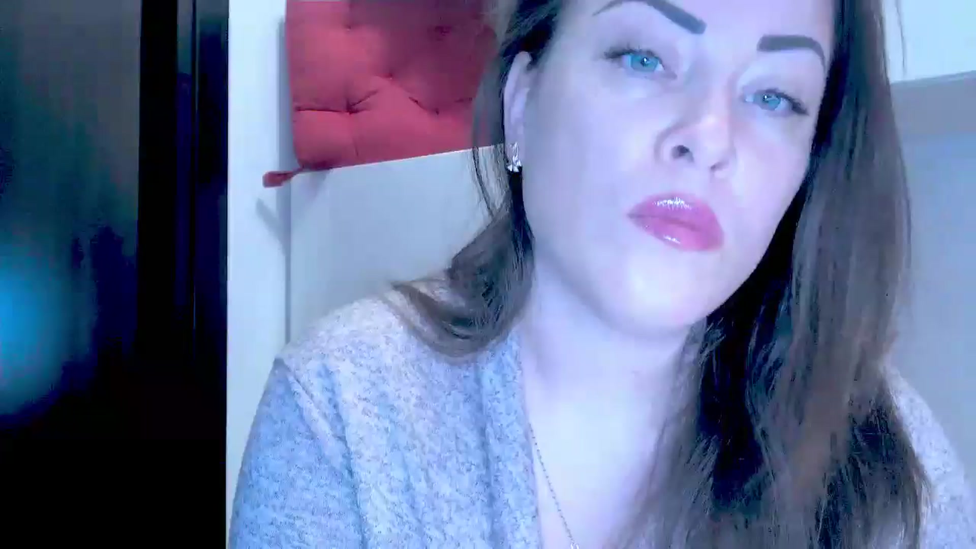 Gallery image thumbnail from Mrsfoxy's myfreecams stream on, 09/26/2025, 13:44 image 6 of 20