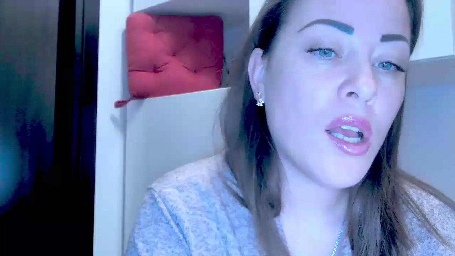 Gallery image thumbnail from Mrsfoxy's myfreecams stream on, 09/26/2025, 14:51 image 16 of 20