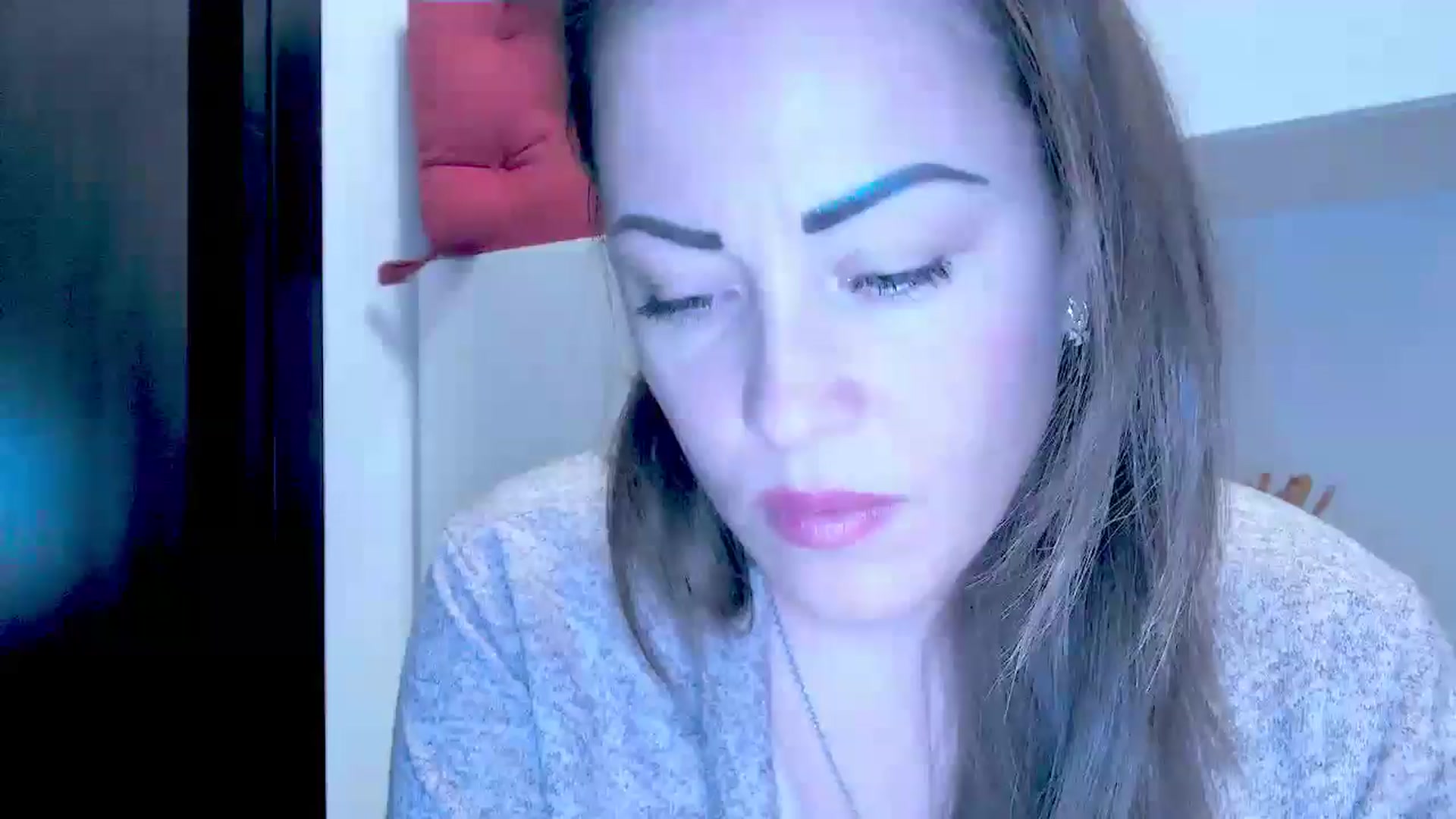 Gallery image thumbnail from Mrsfoxy's myfreecams stream on, 09/26/2025, 14:51 image 6 of 20