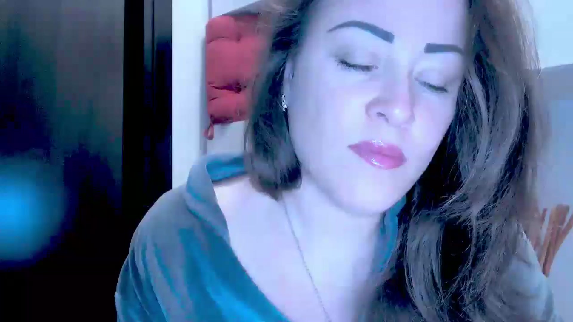Gallery image thumbnail from Mrsfoxy's myfreecams stream on, 09/29/2025, 14:38 image 2 of 20