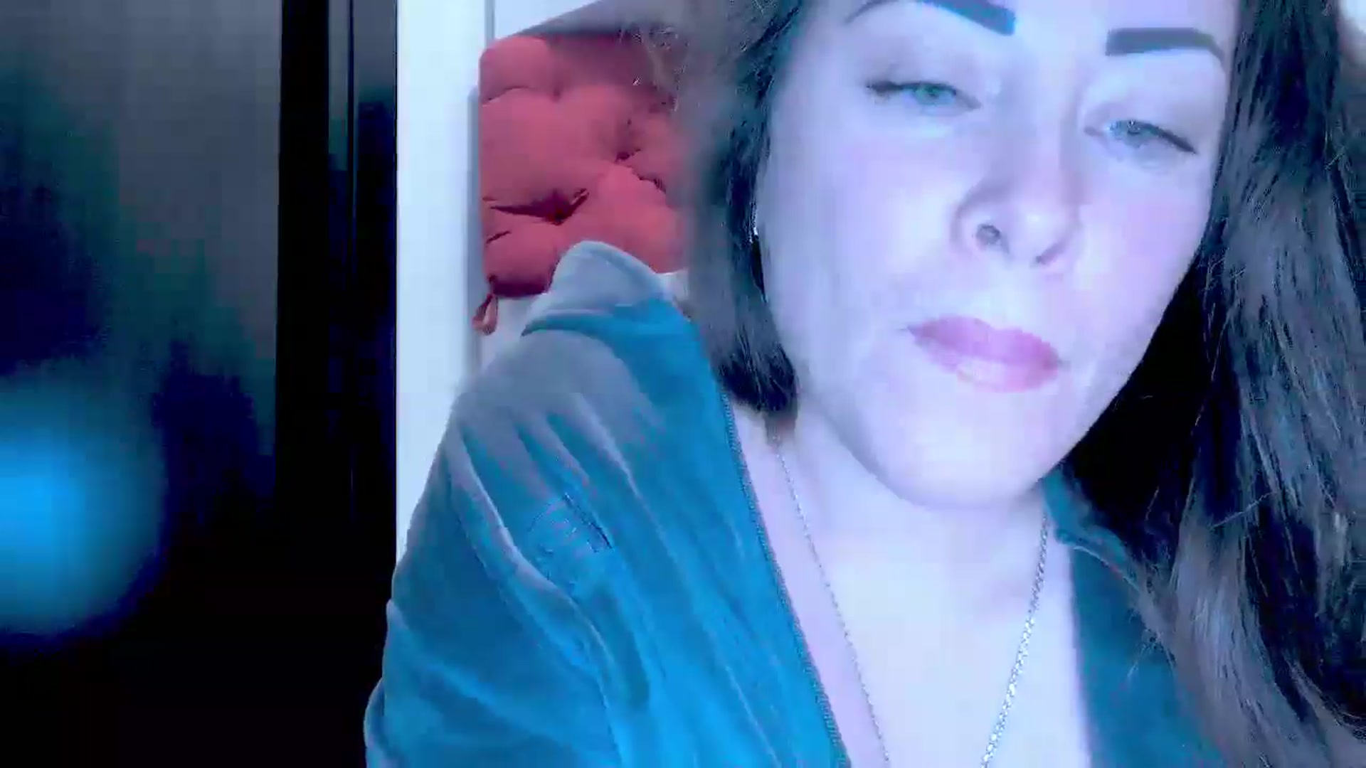 Gallery image thumbnail from Mrsfoxy's myfreecams stream on, 09/29/2025, 14:38 image 12 of 20