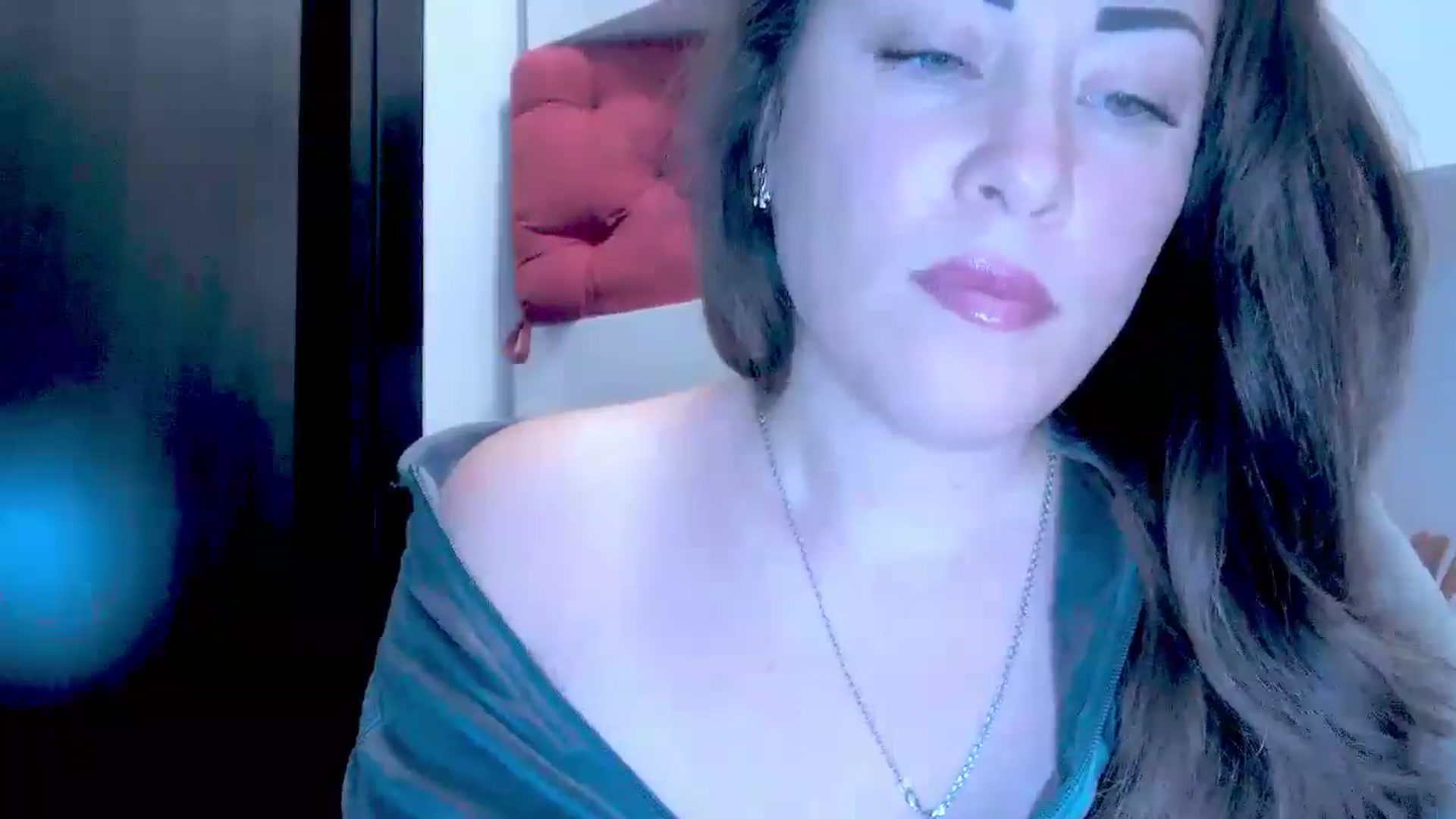 Gallery image thumbnail from Mrsfoxy's myfreecams stream on, 09/29/2025, 14:38 image 11 of 20