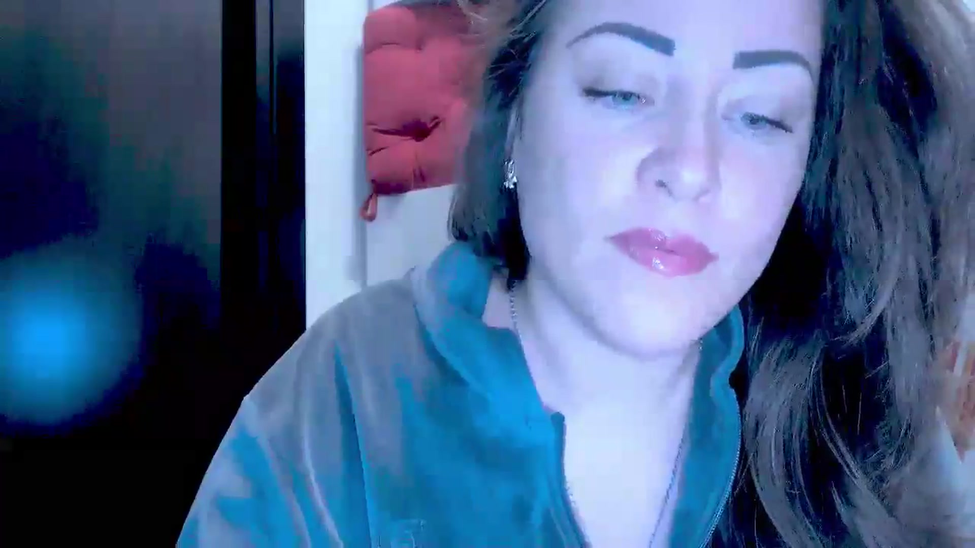 Gallery image thumbnail from Mrsfoxy's myfreecams stream on, 09/29/2025, 14:38 image 6 of 20