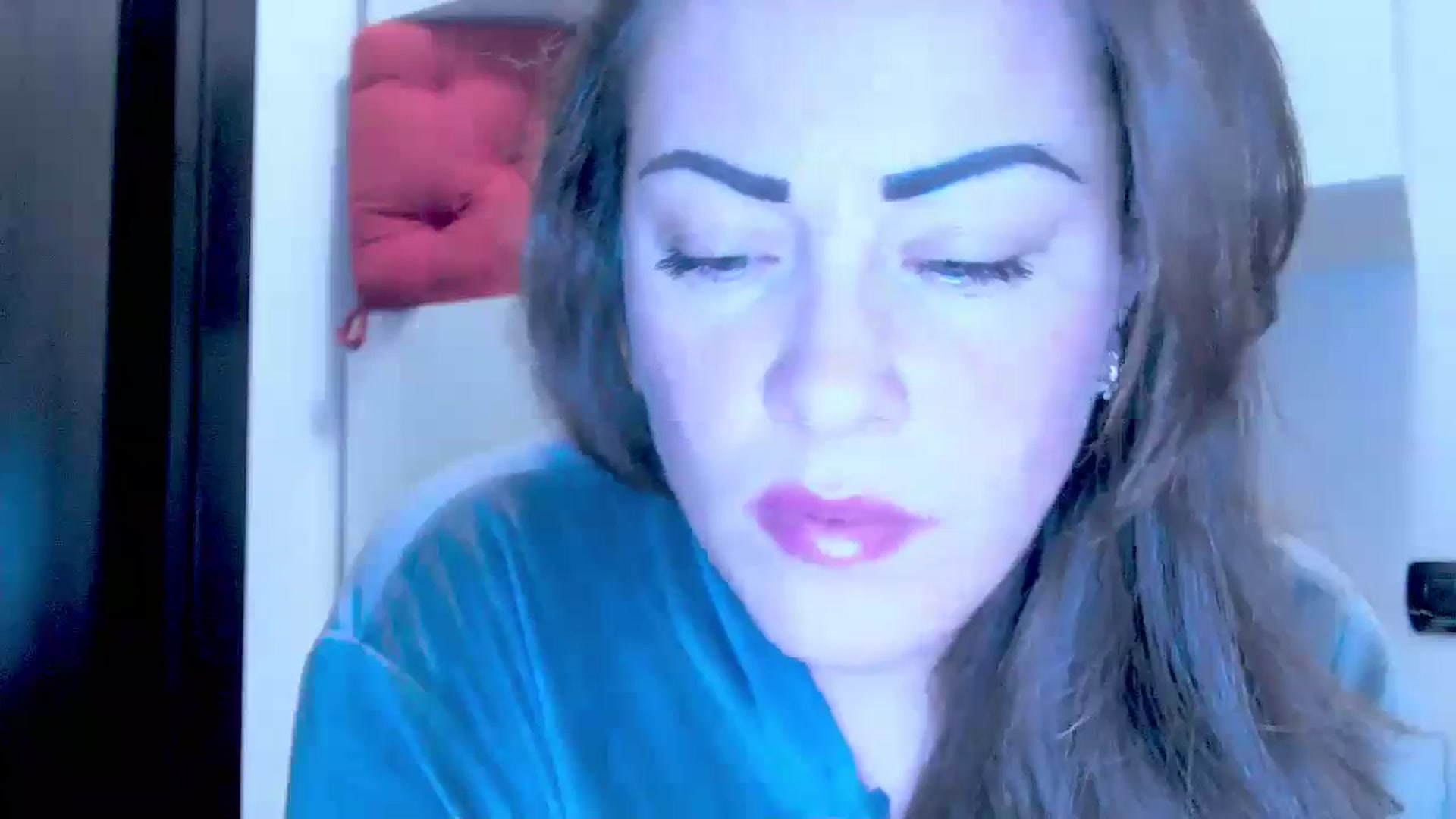 Gallery image thumbnail from Mrsfoxy's myfreecams stream on, 09/29/2025, 15:30 image 12 of 20