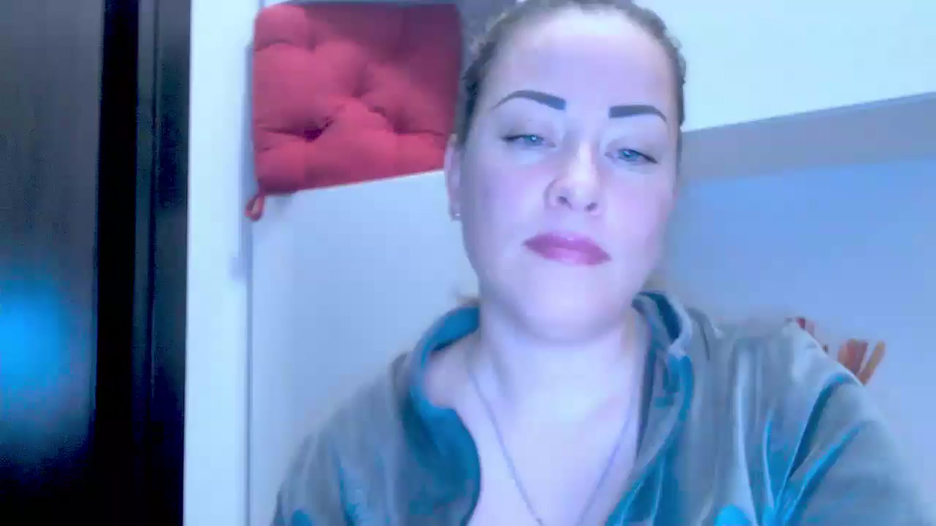 Gallery image thumbnail from Mrsfoxy's myfreecams stream on, 09/29/2025, 15:30 image 20 of 20