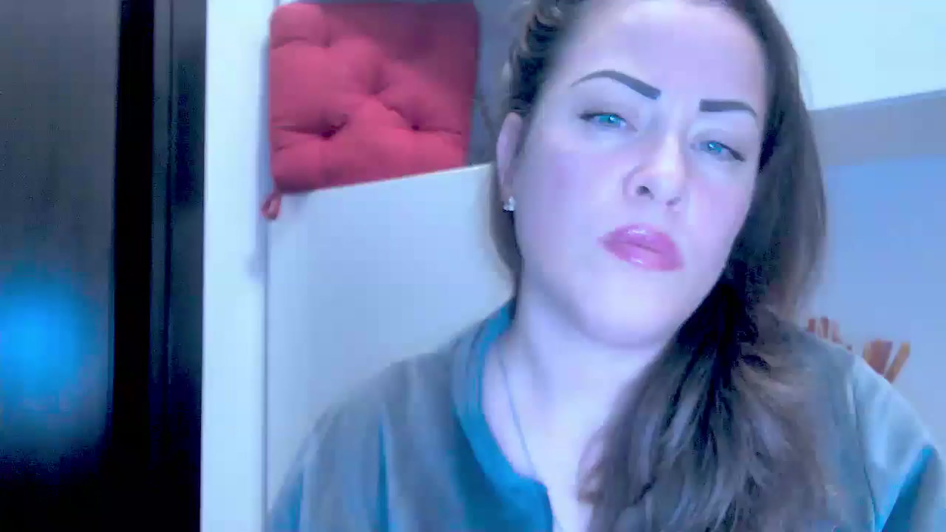 Gallery image thumbnail from Mrsfoxy's myfreecams stream on, 09/29/2025, 15:30 image 18 of 20