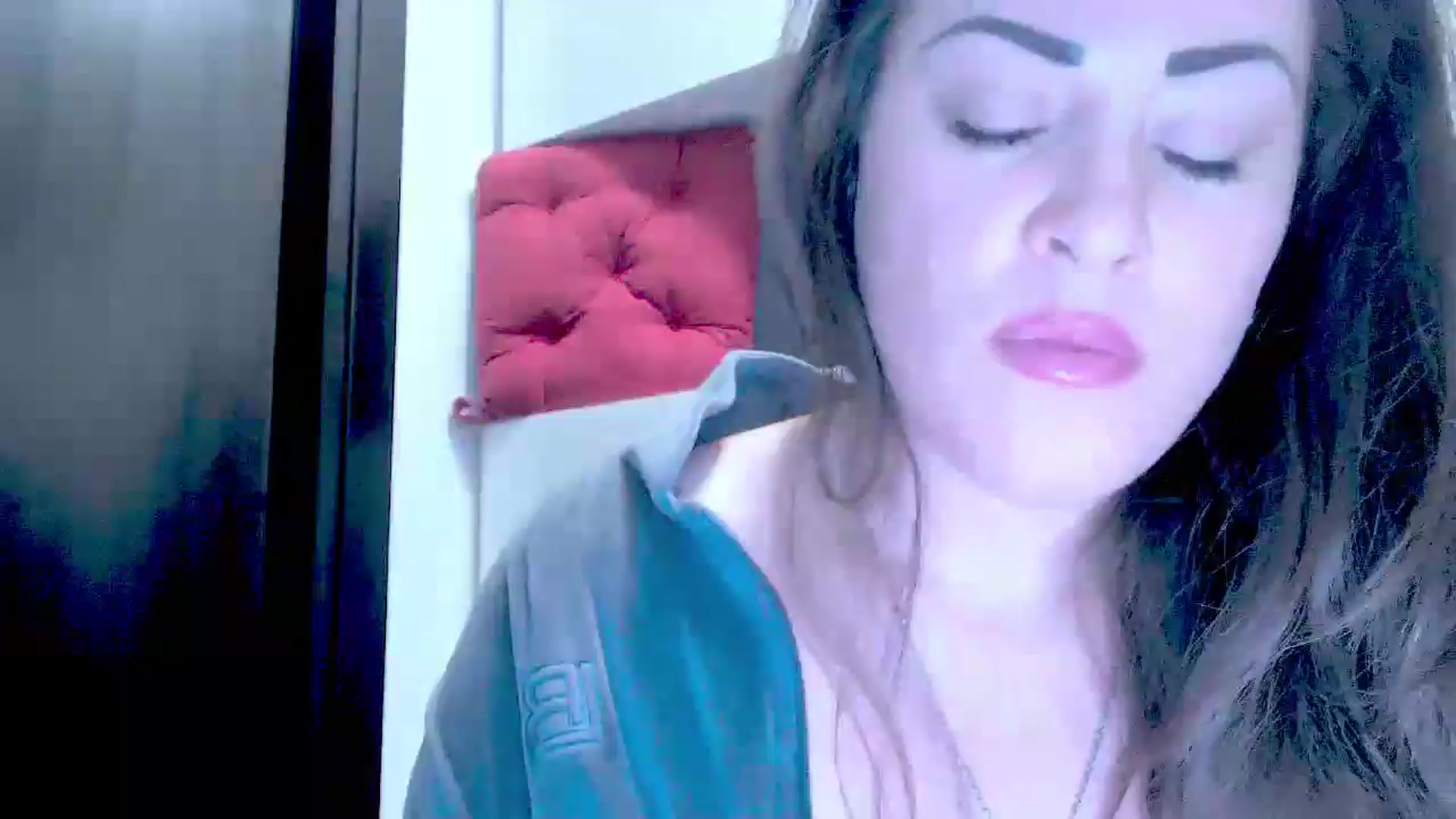 Gallery image thumbnail from Mrsfoxy's myfreecams stream on, 10/01/2025, 15:39 image 13 of 20