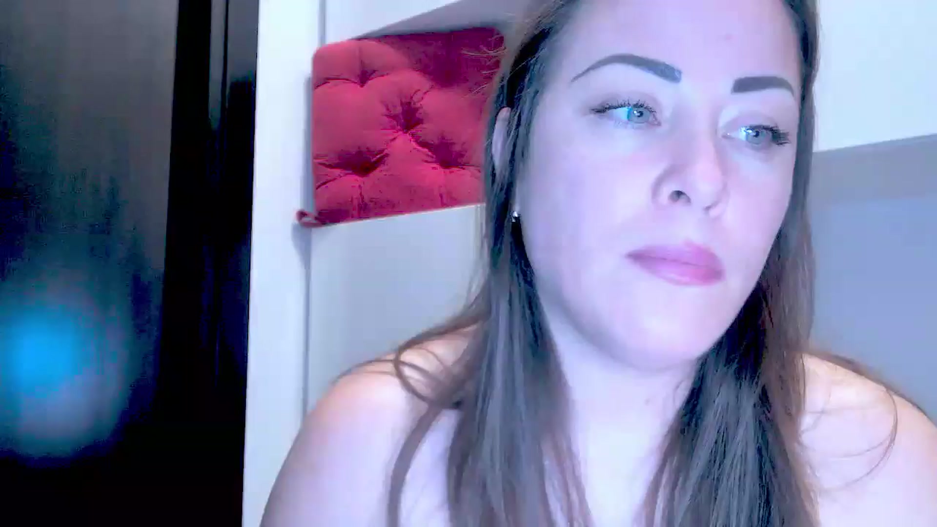 Gallery image thumbnail from Mrsfoxy's myfreecams stream on, 10/06/2025, 15:51 image 18 of 20