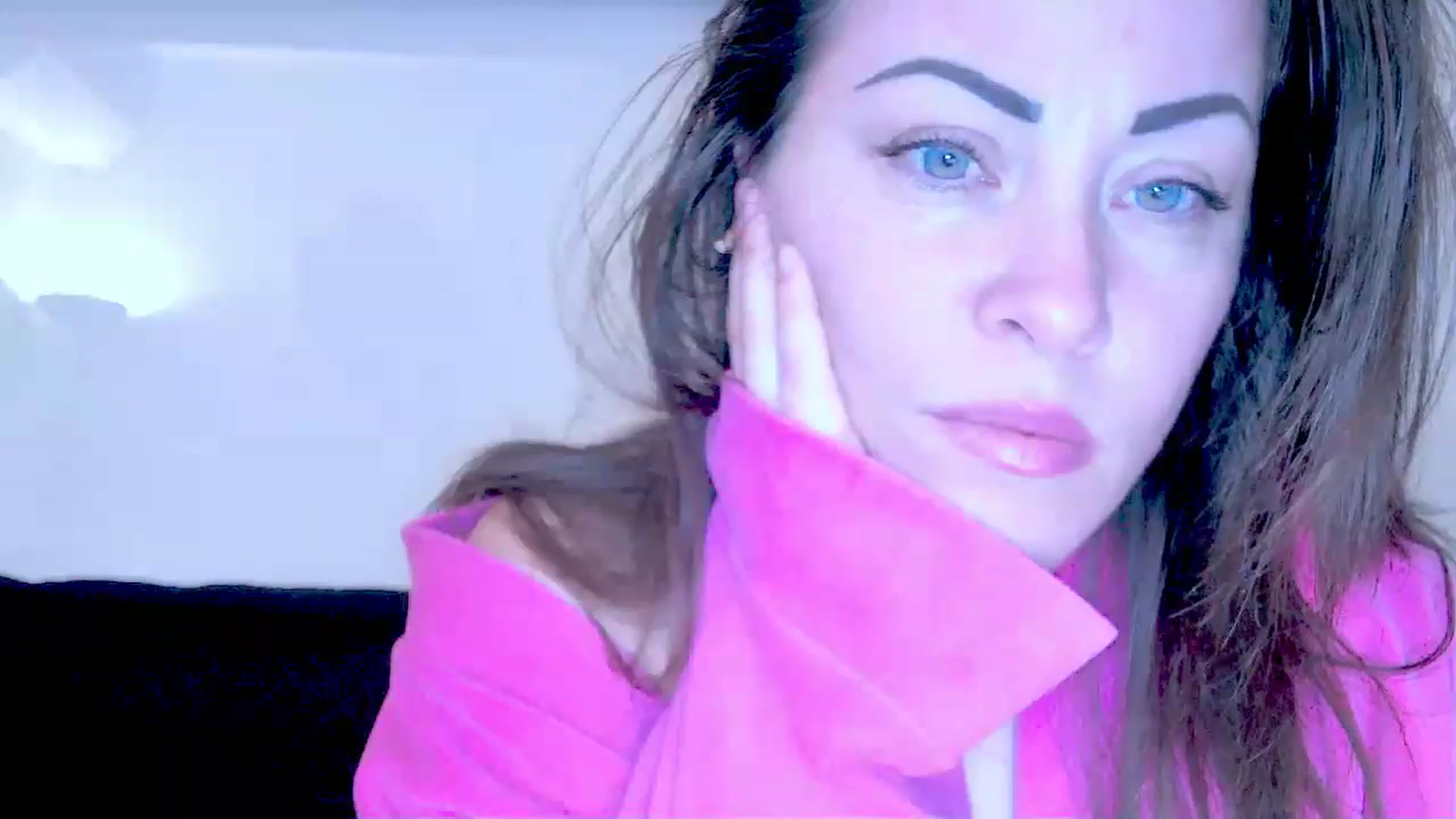 Gallery image thumbnail from Mrsfoxy's myfreecams stream on, 10/07/2025, 15:33 image 12 of 20